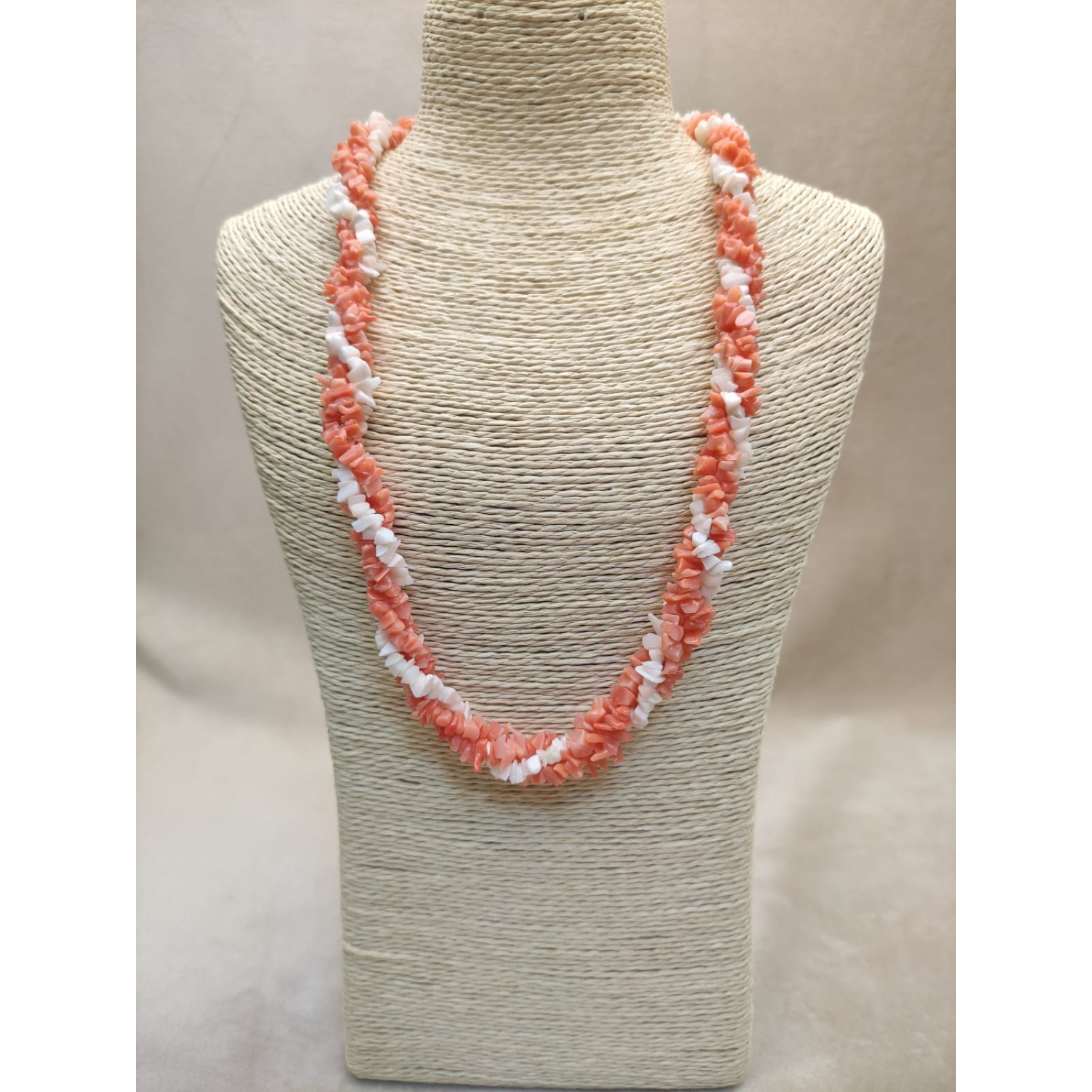 Kaklarota ( koraļļi/ perlamutrs )