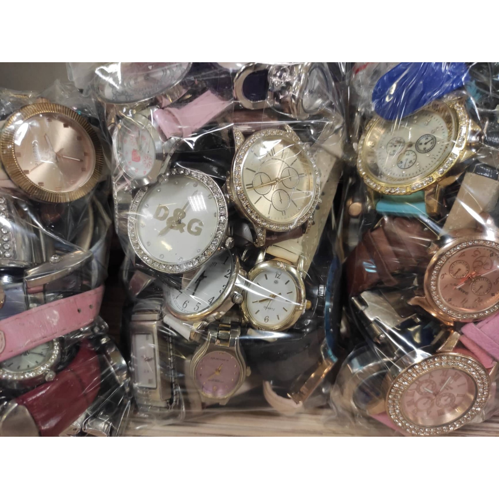 Pulksteņi-brāķis uz svara (Iepakojuma svars 1 kg)