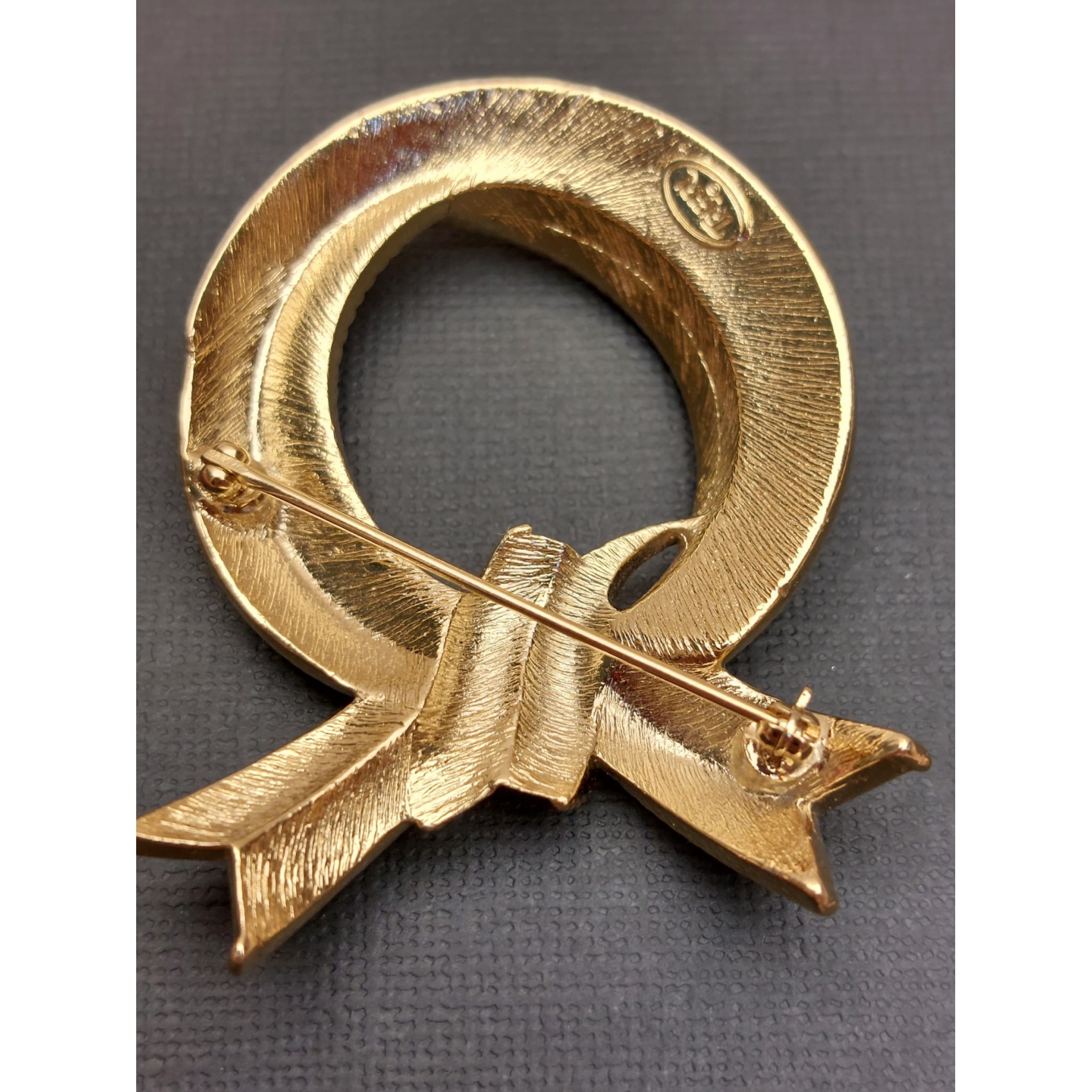 Vintage piespraude TRIFARI