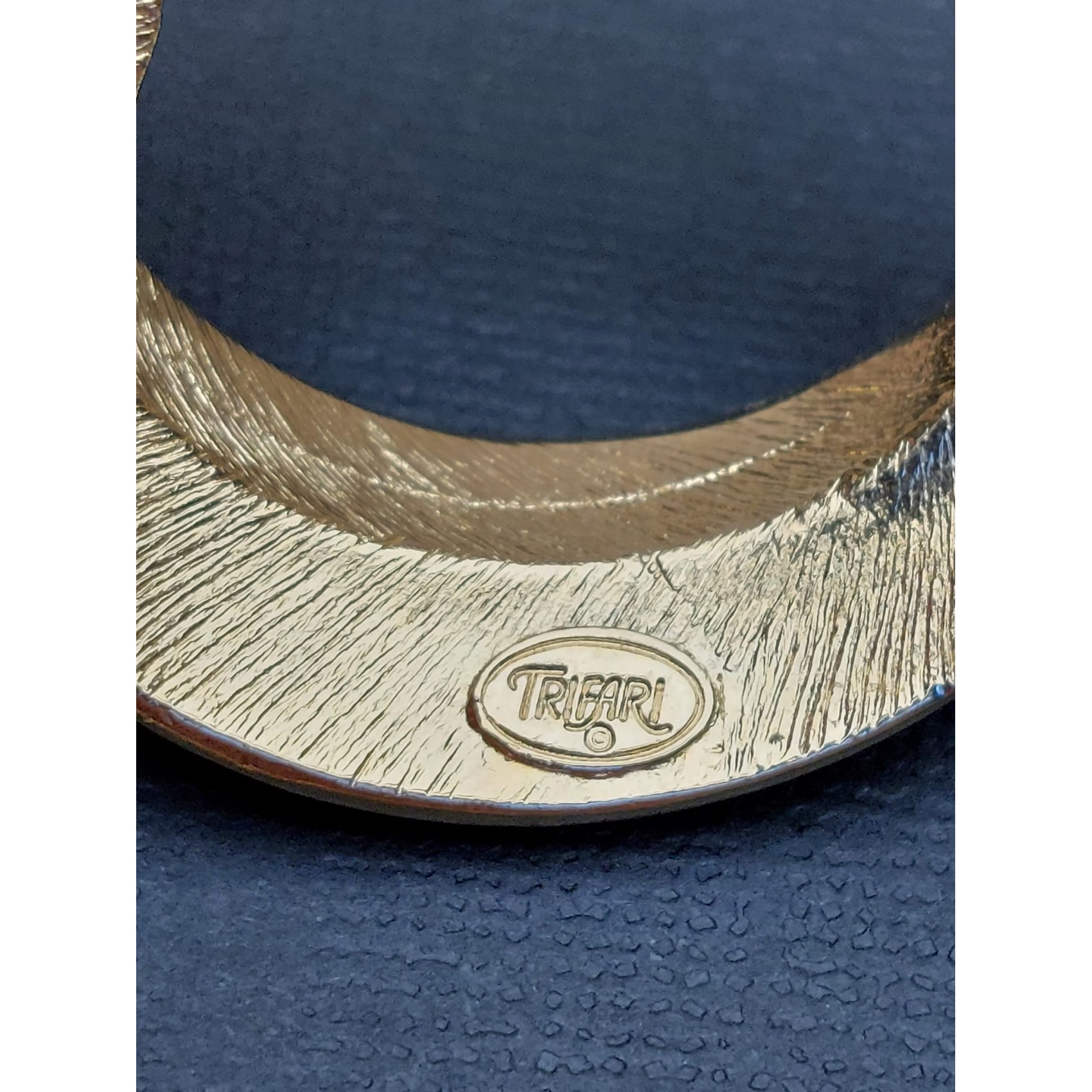 Vintage piespraude TRIFARI