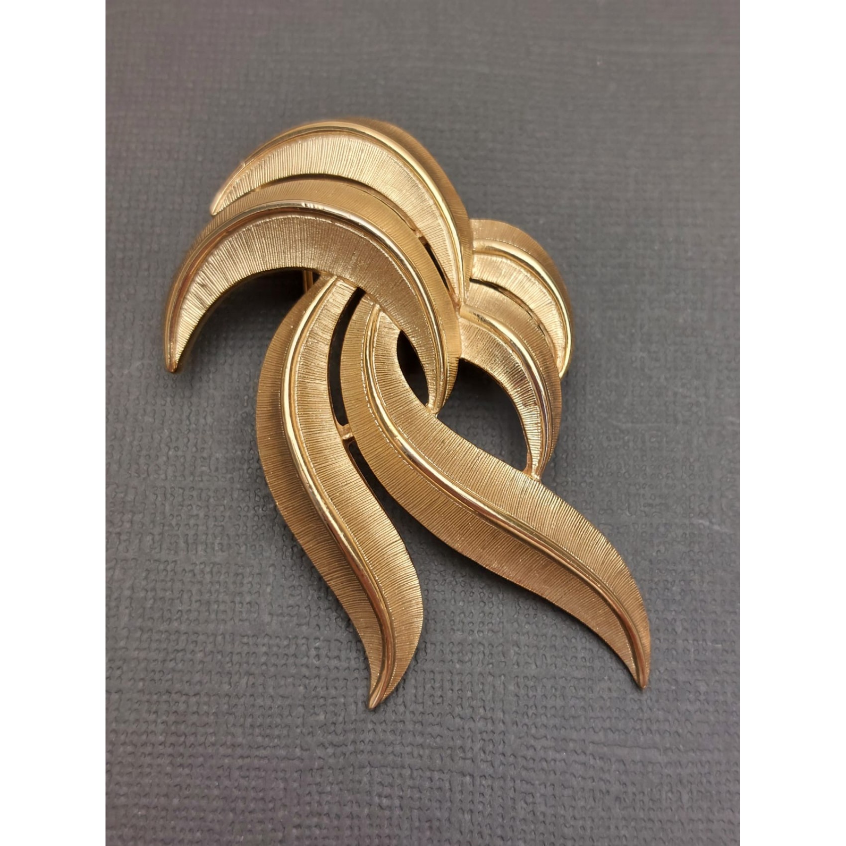 Vintage broša CROWN TRIFARI