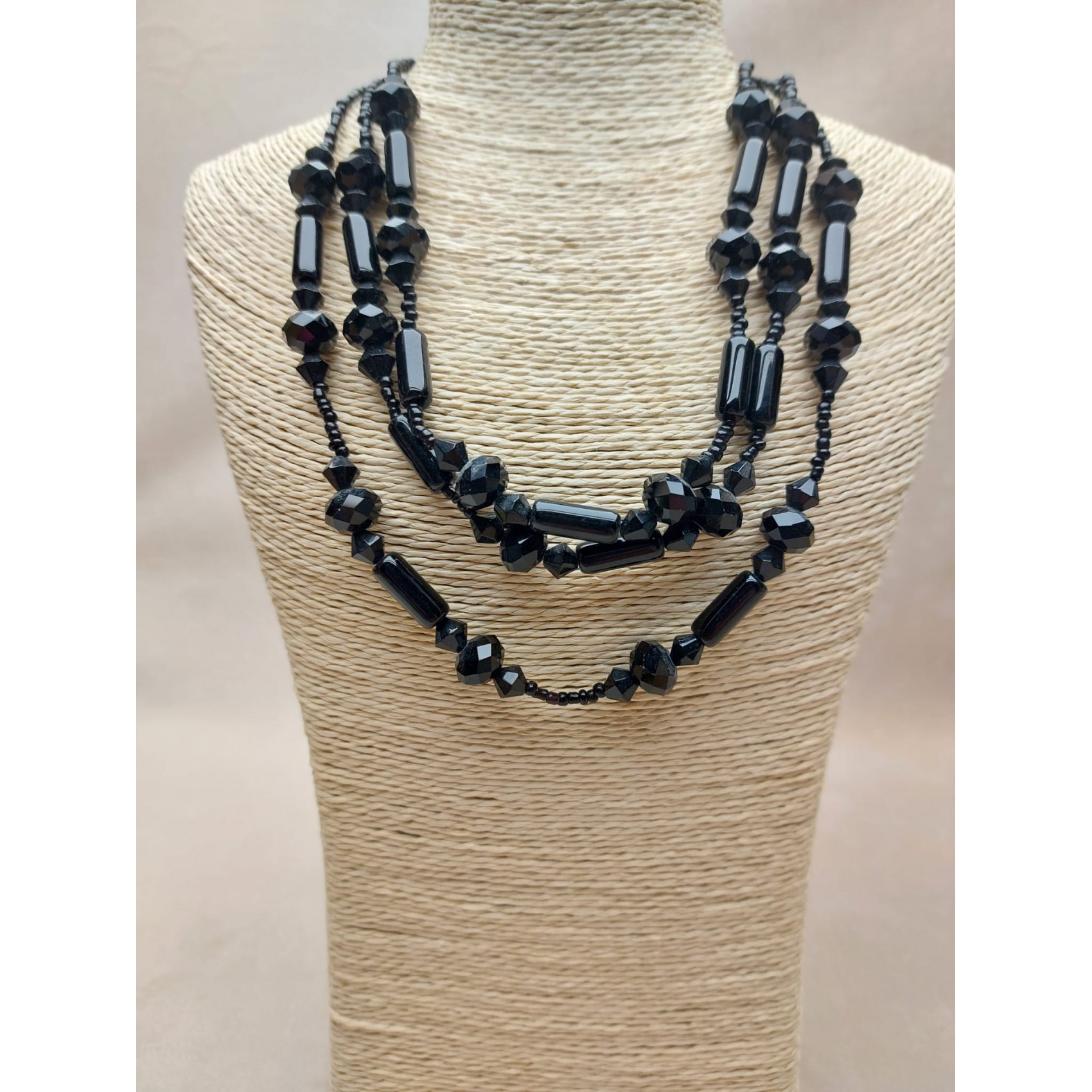 Kaklarota ( kristāli )