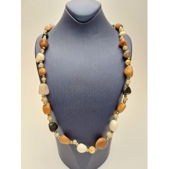 Kaklarota ( dabīgie akmeņi )