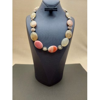 Kaklarota ( dabīgie akmeņi )