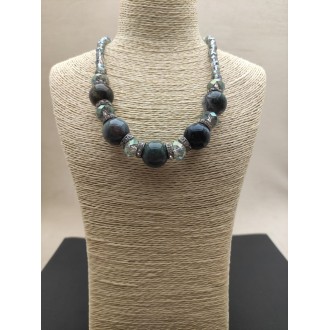 Kaklarota ( dabīgie akmeņi )