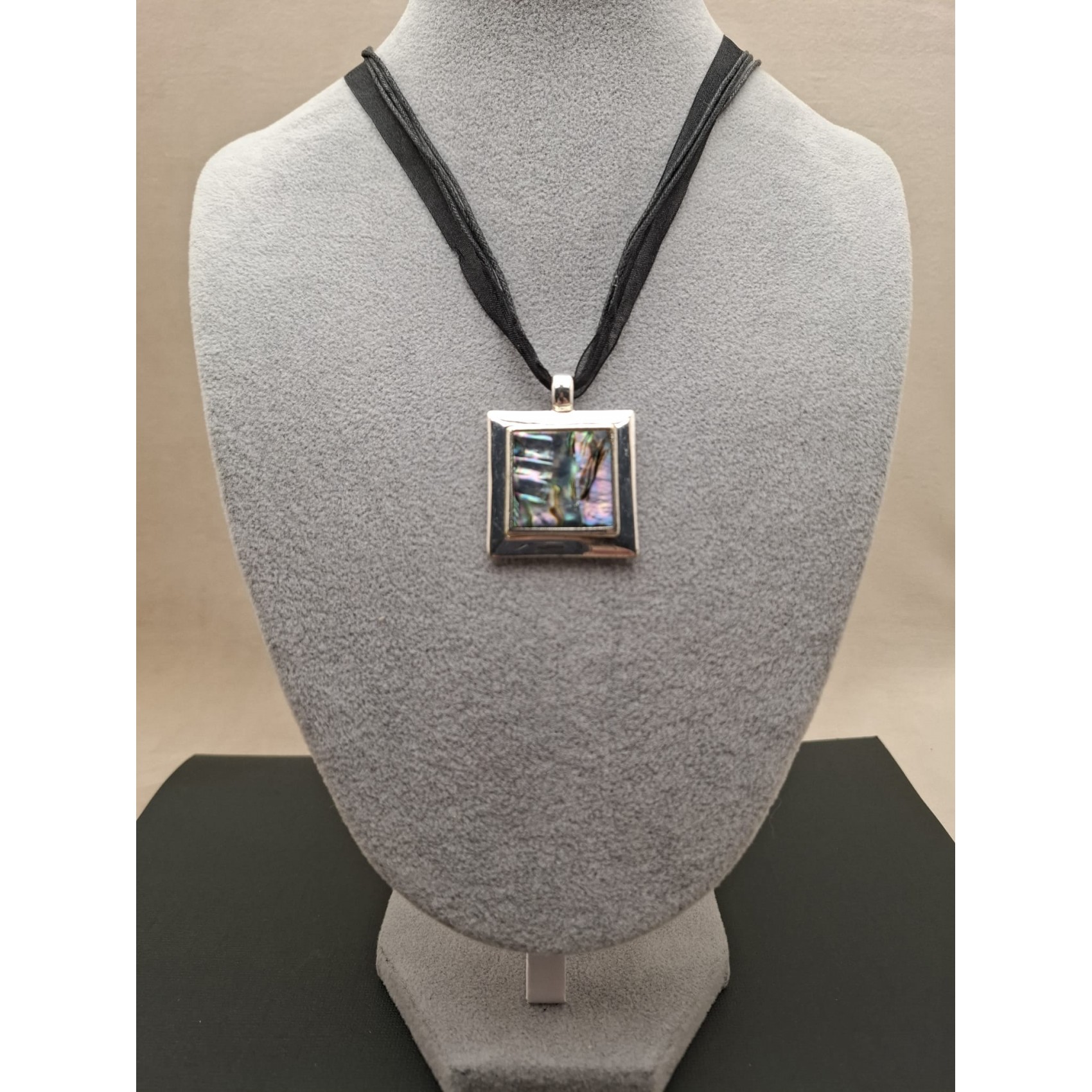 Kaklarota ( perlamutra )