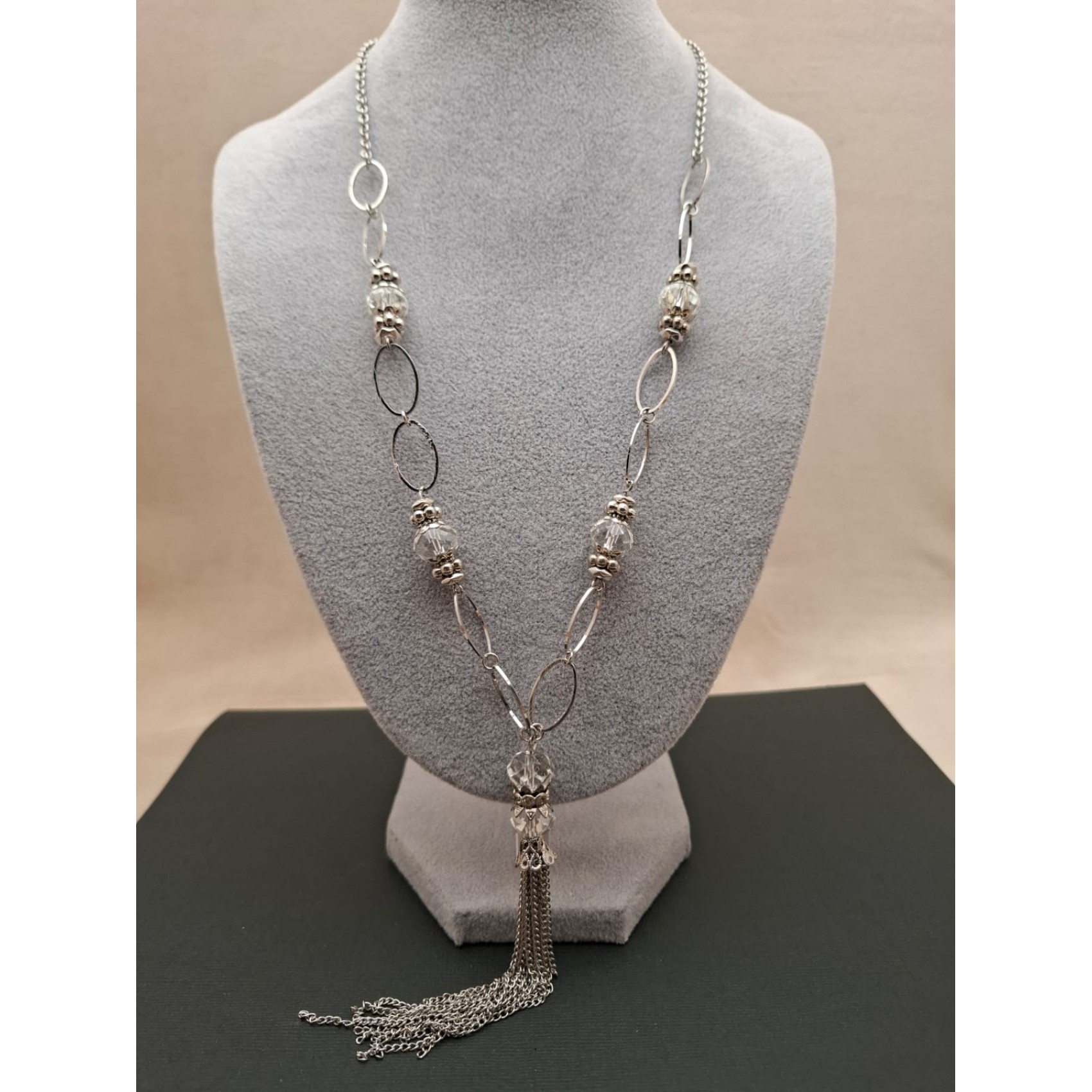 Kaklarota ( kristāli )