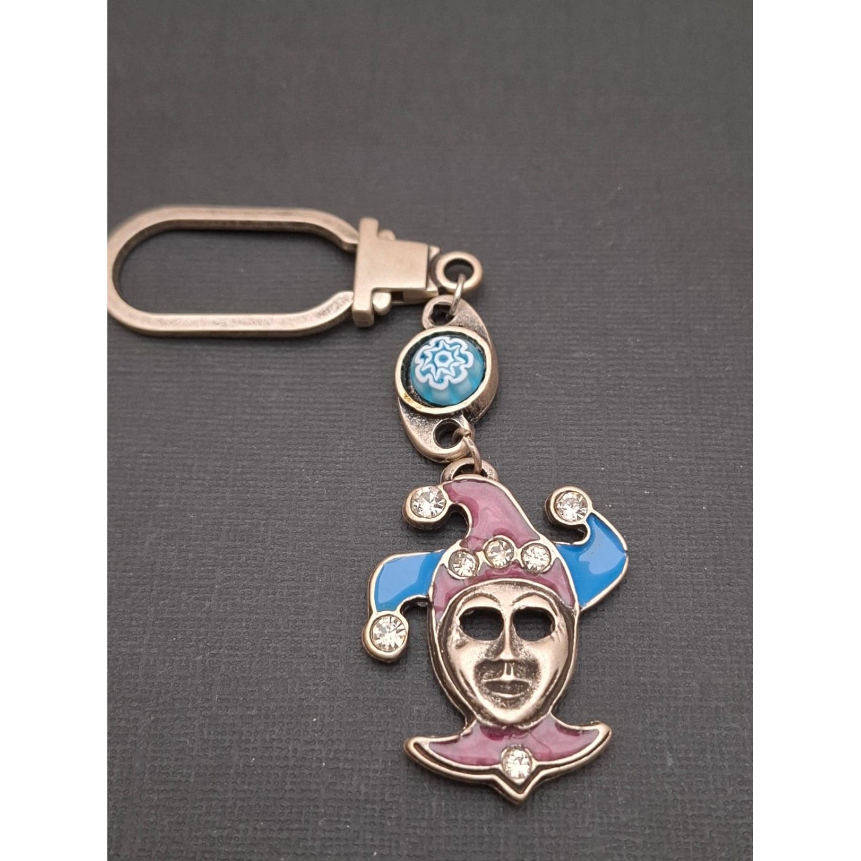 Atslēgu piekariņš