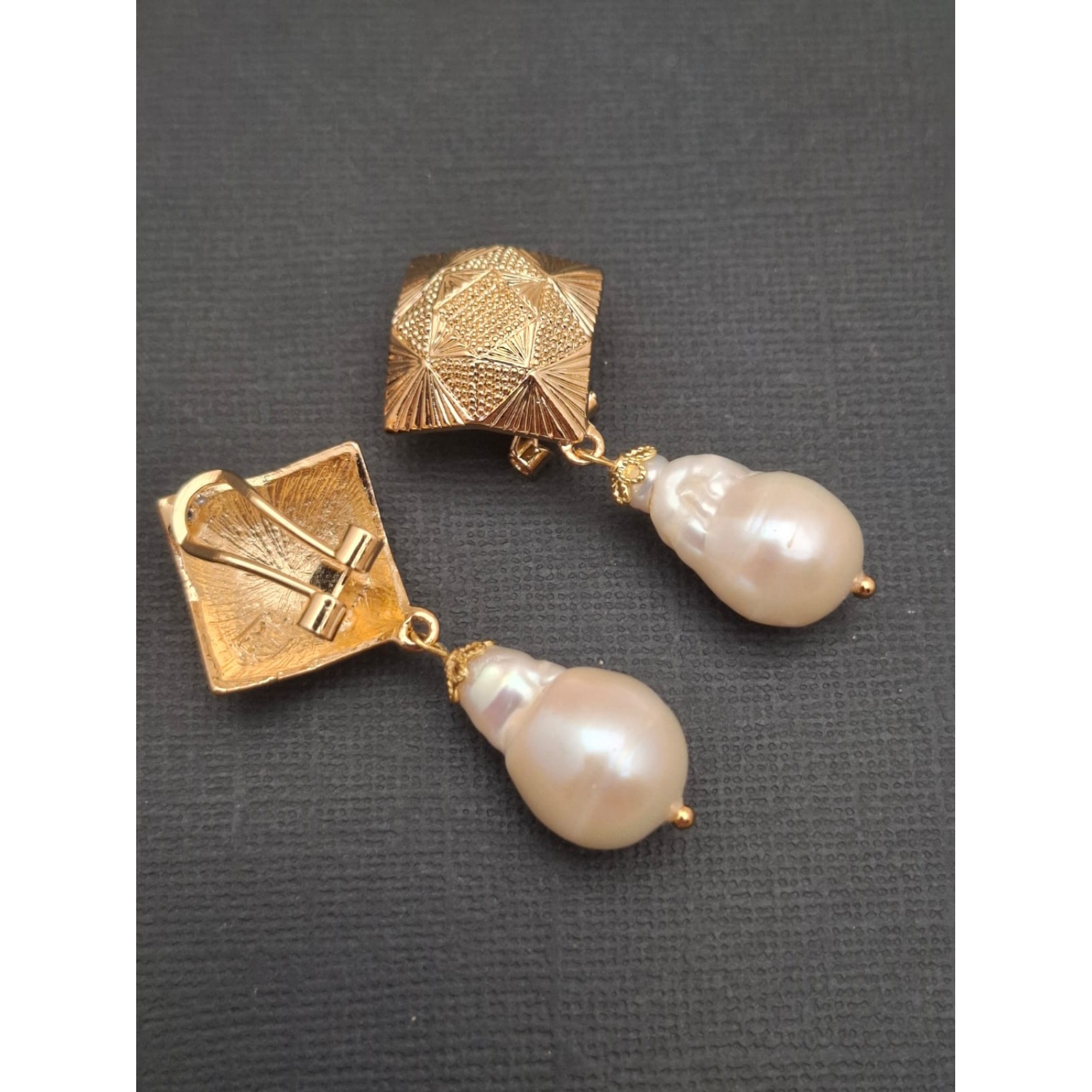 Klipši ar baroka pērlēm