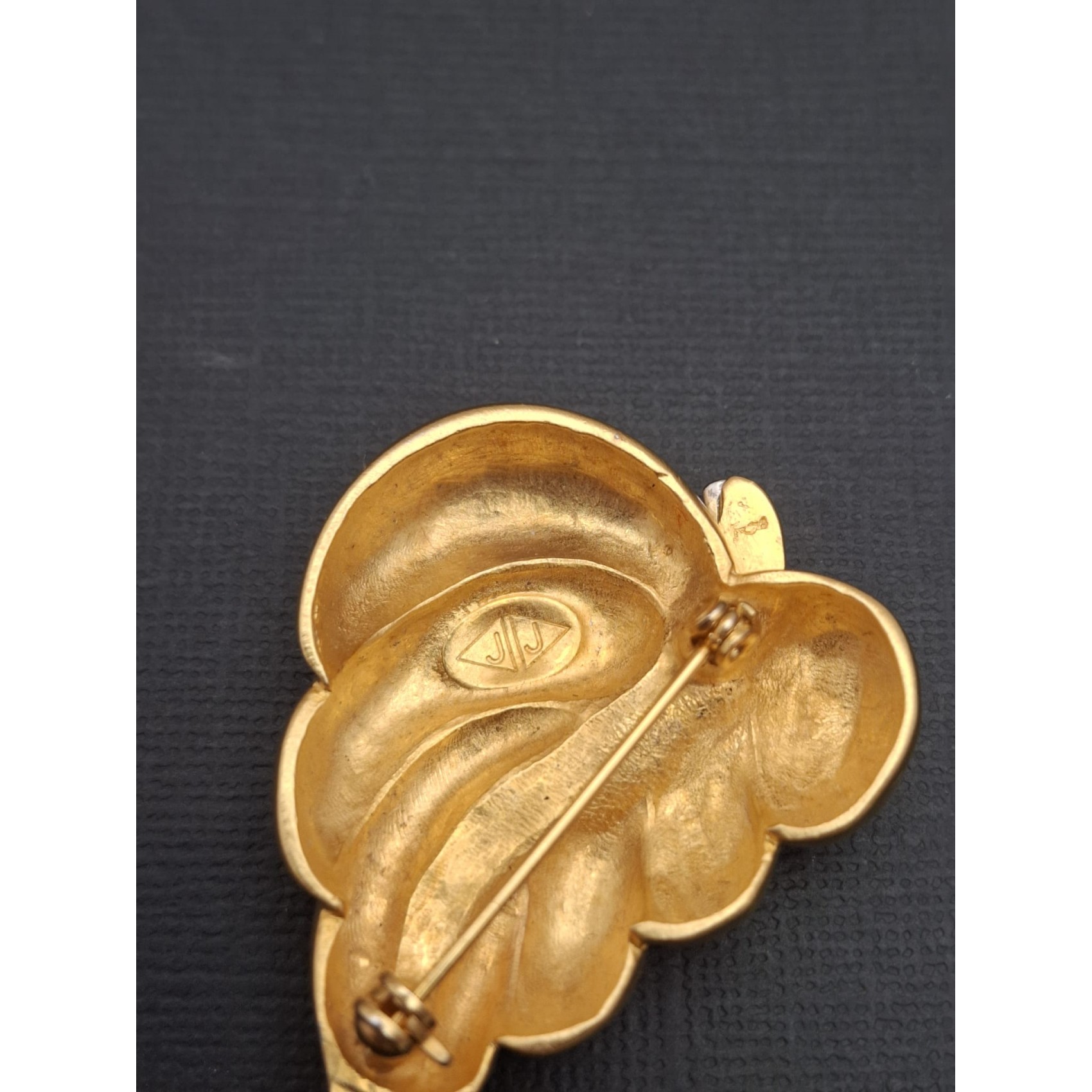  Vintage broša   JUDITH JACK