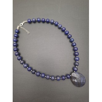 Kaklarota ( dabīgie akmeņi )