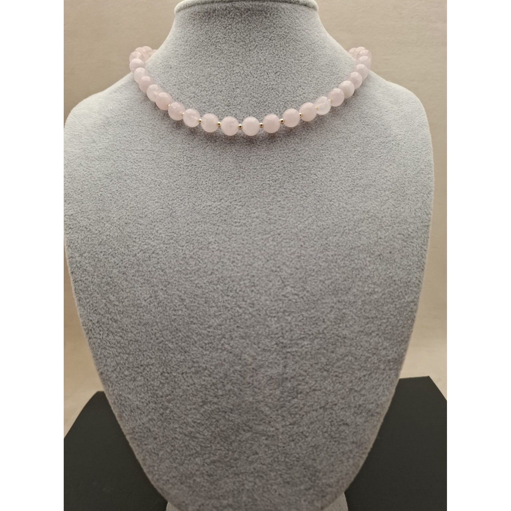 Kaklarota ( dabīgie akmeņi )