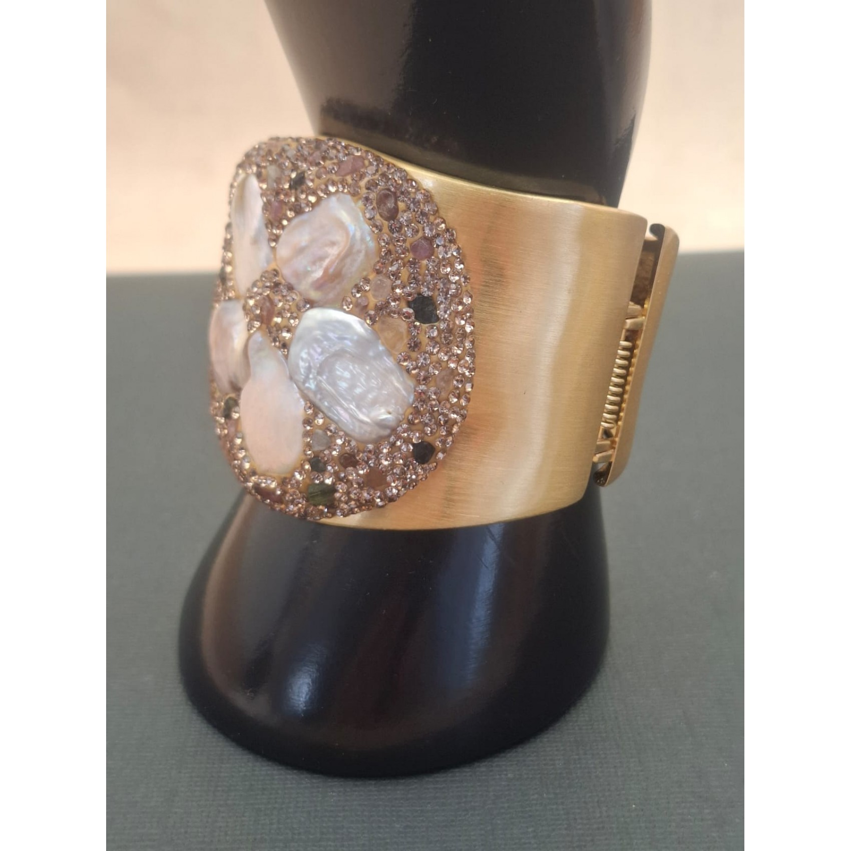 Rokassprādze (dabiskās pērles)