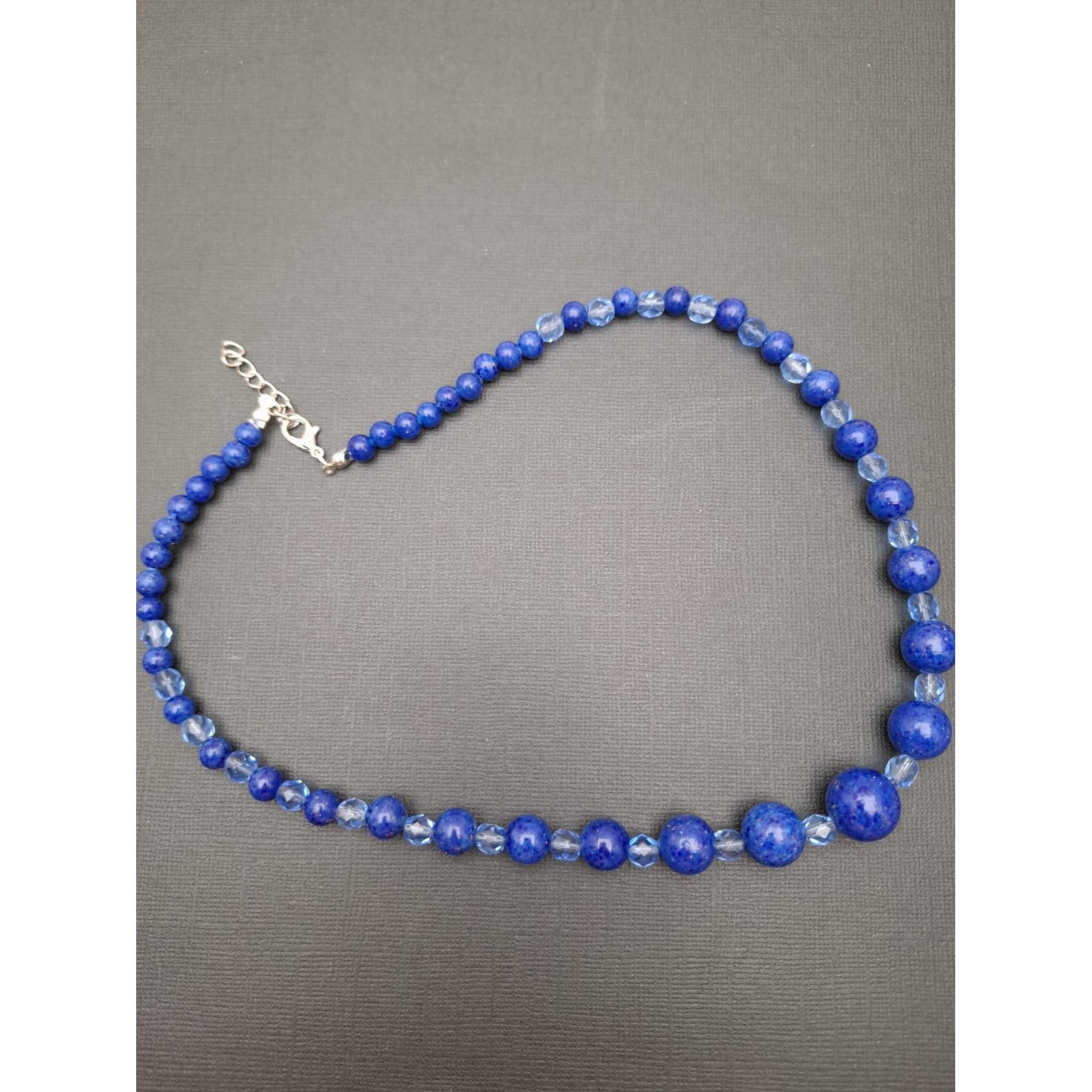 Kaklarota ( dabīgie akmeņi )