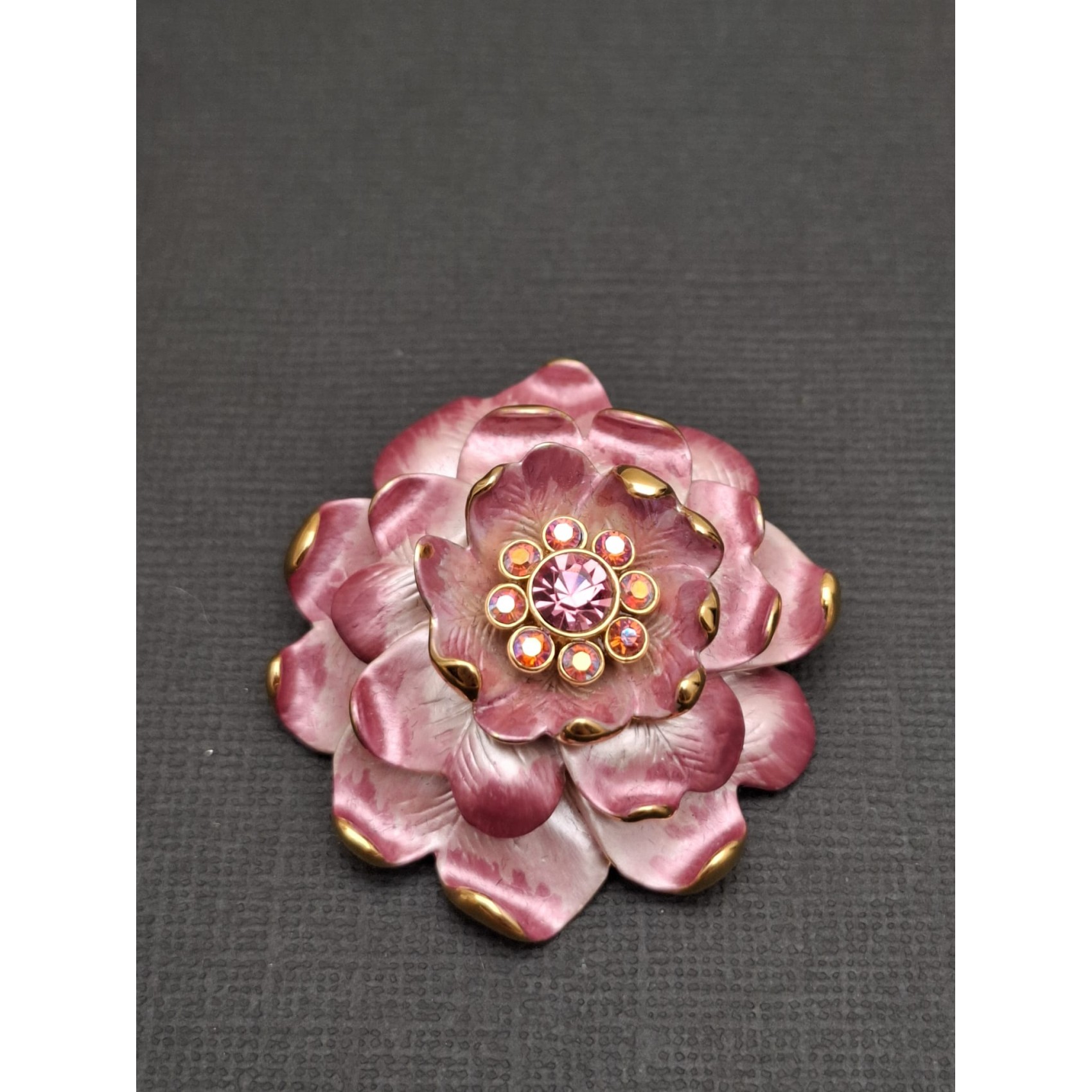 Vintage broša  JOAN RIVER