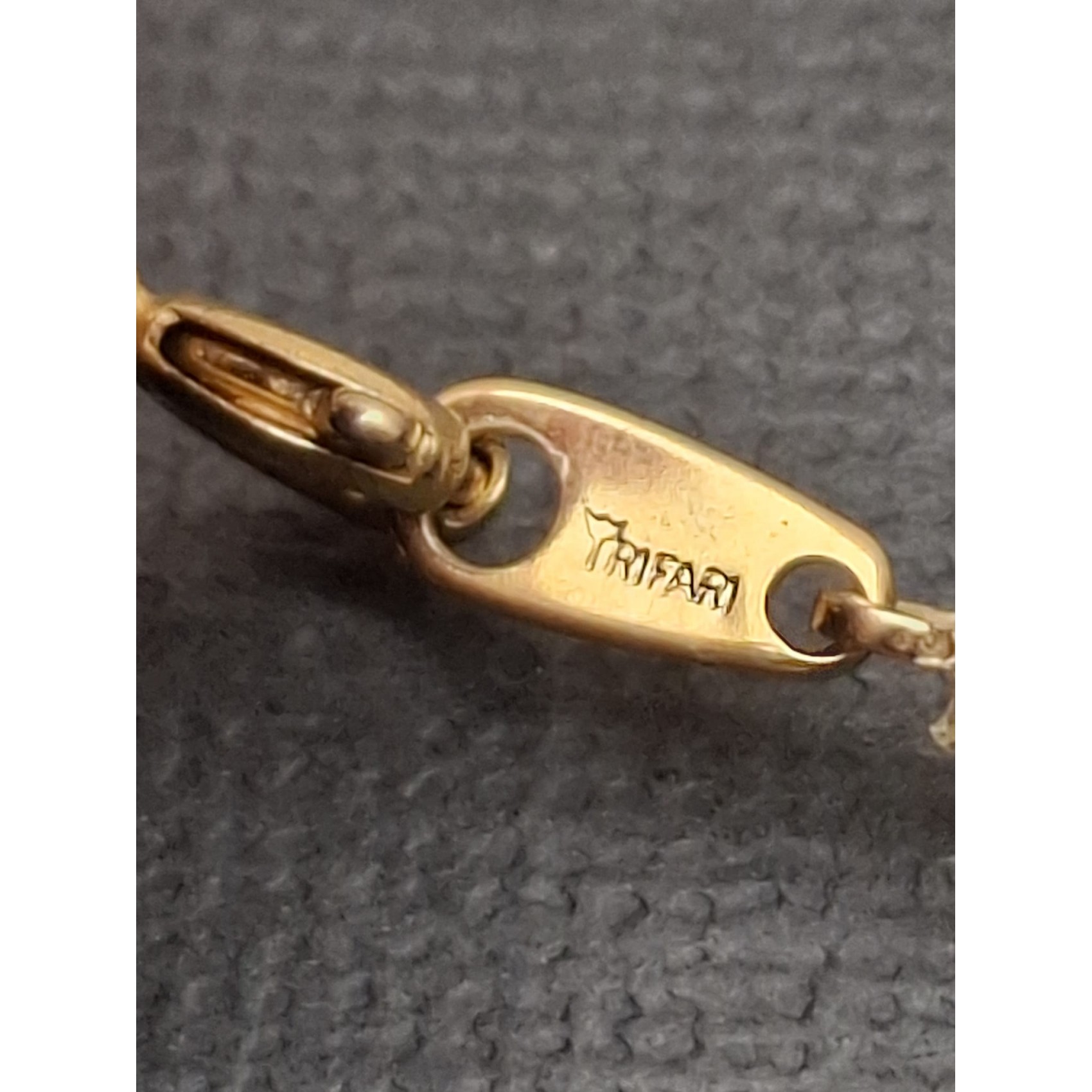 Vintage kaklarota  TRIFARI