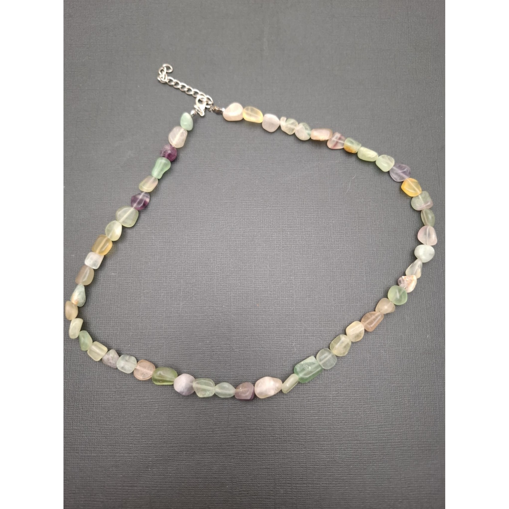 Kaklarota ( dabīgie akmeņi )