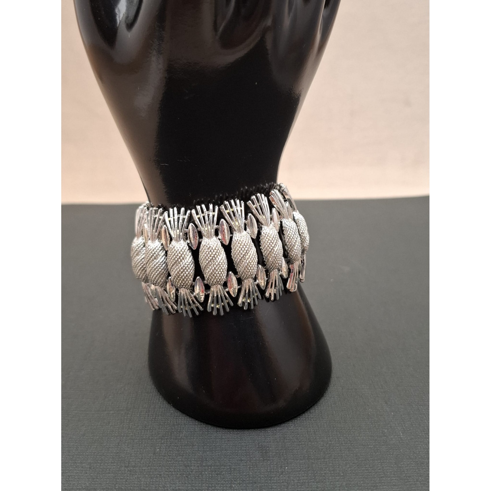 Vintage rokassprādze SARA COVENTRI