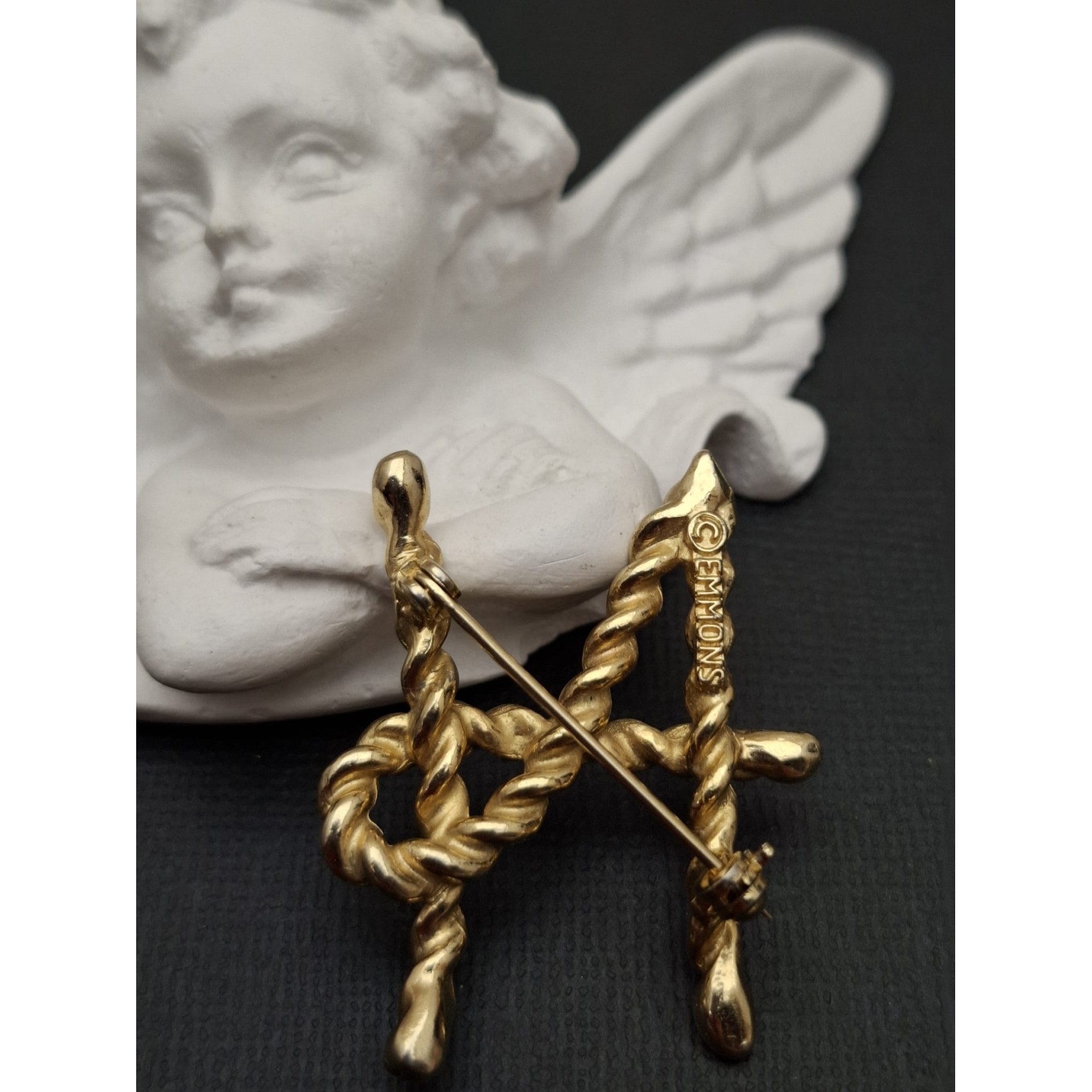 Vintage broša EMMONS