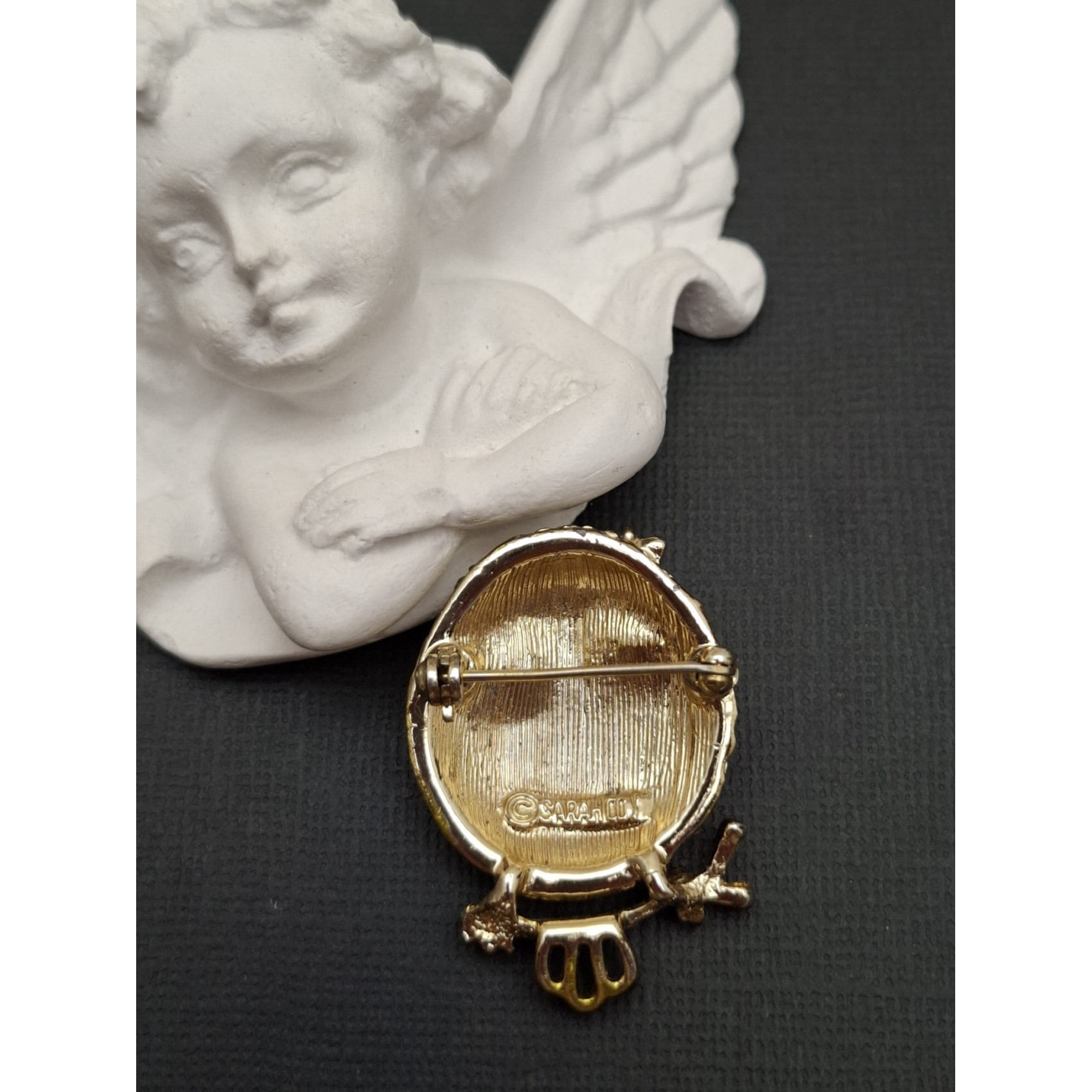 Vintage broša SARAH COVENTRI