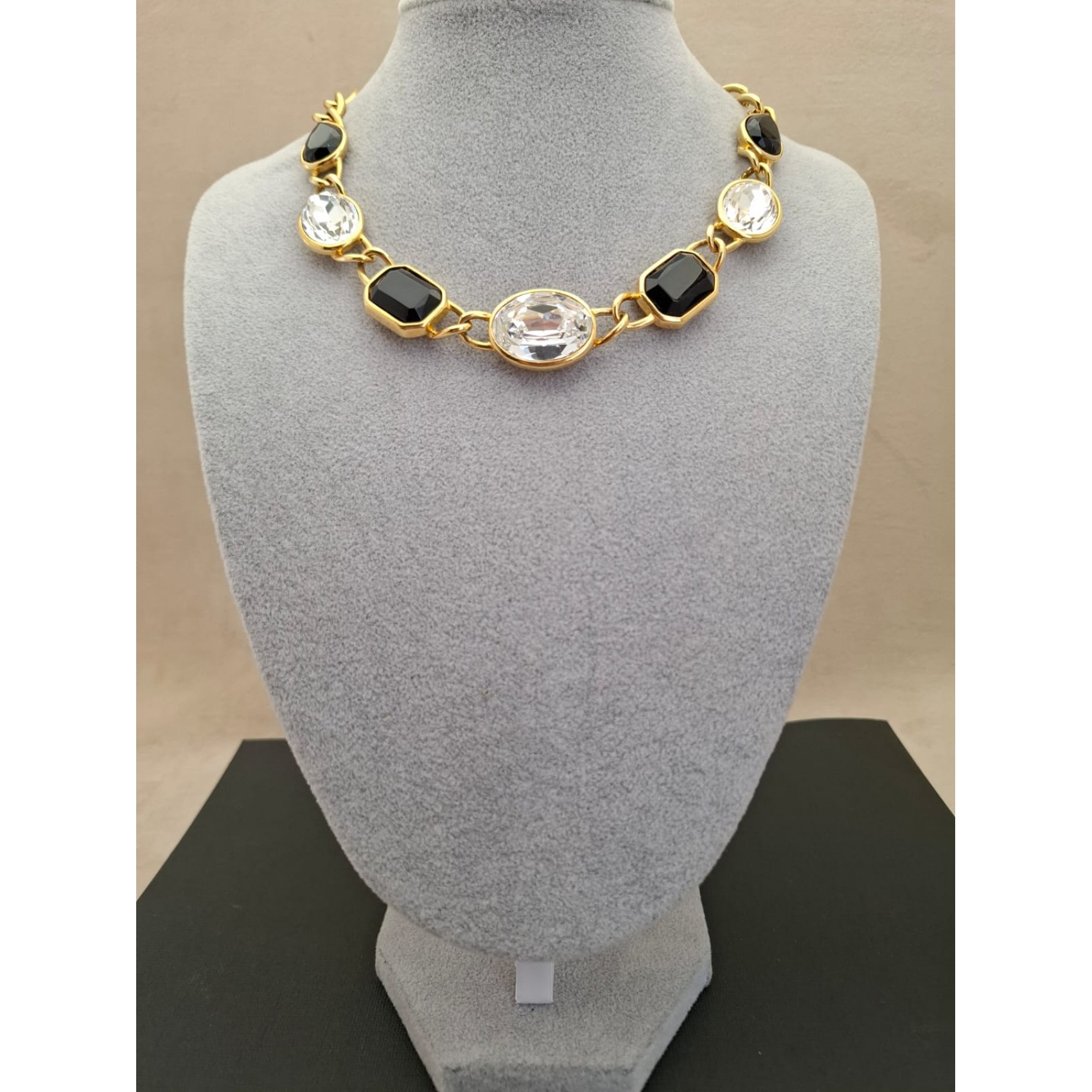 Vintage kaklarota  TRIFARI