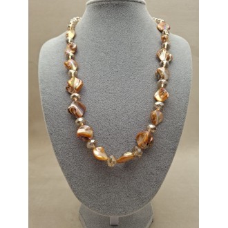 Kaklarota  ( perlamutrs )