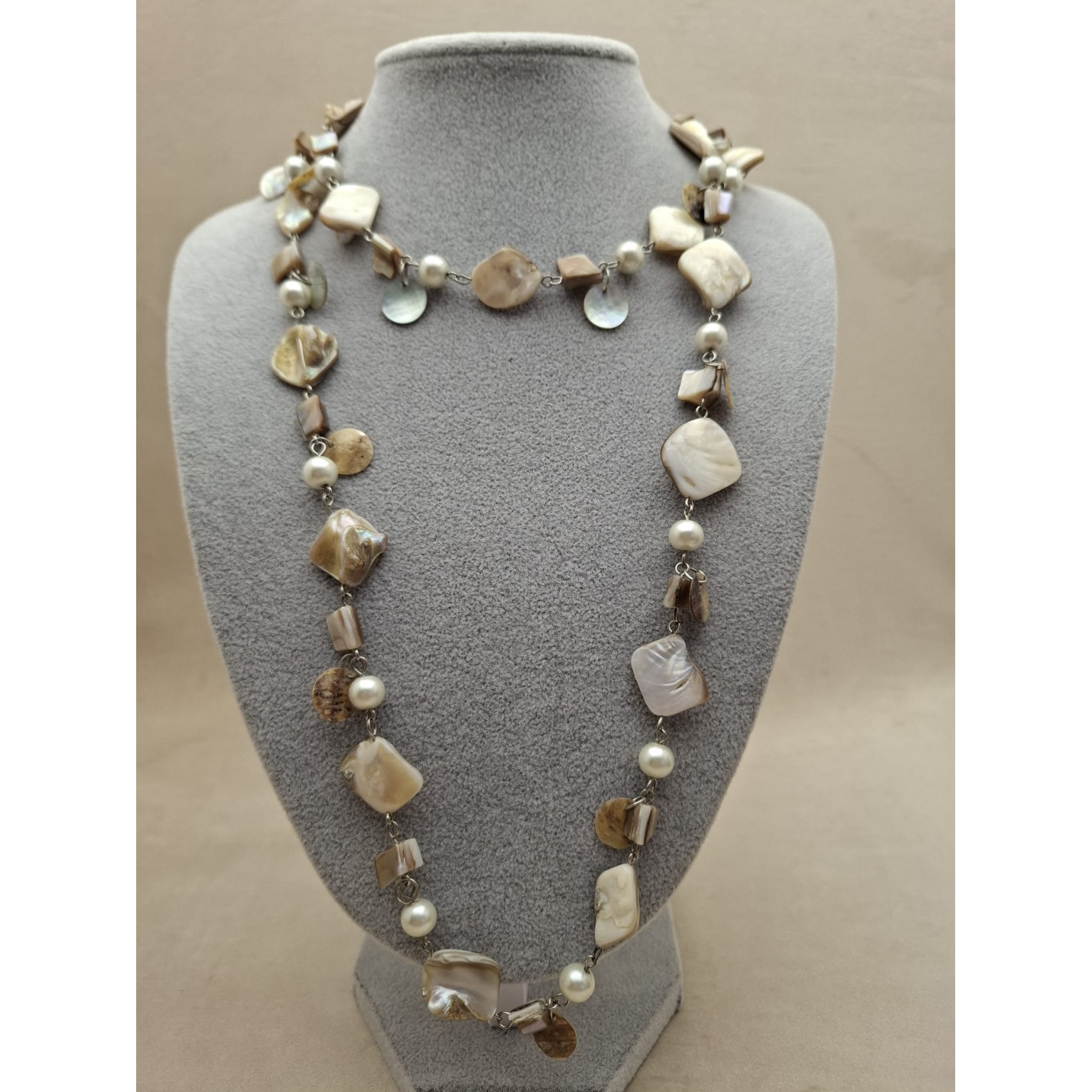 Kaklarota  ( perlamutrs )