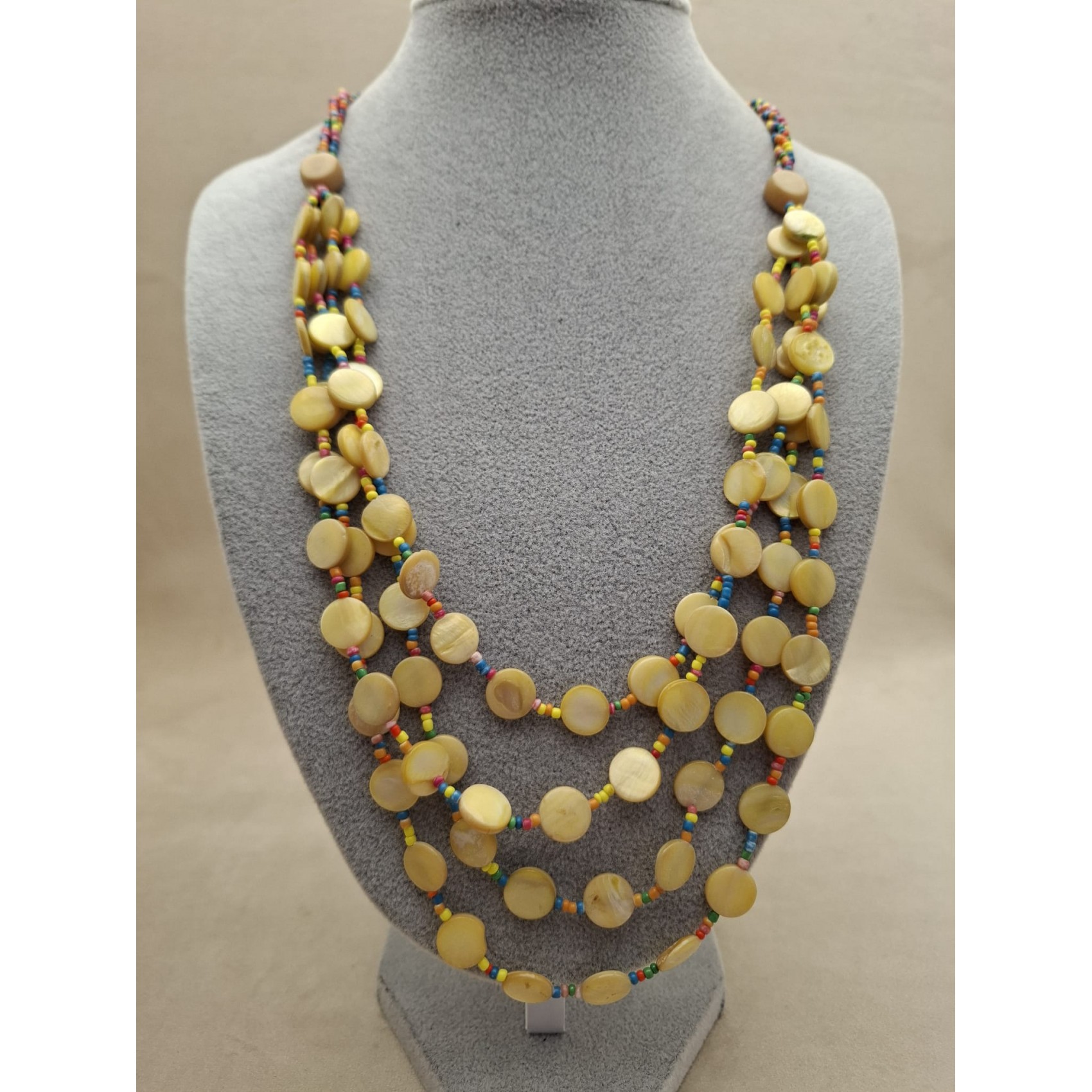 Kaklarota  ( perlamutrs )