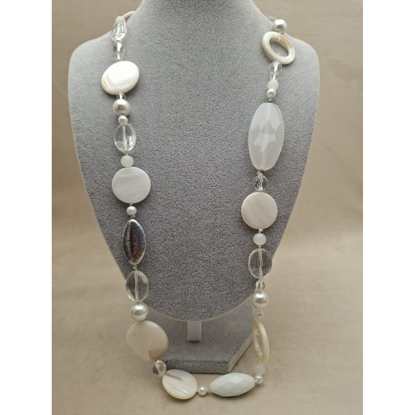 Kaklarota  ( perlamutrs )