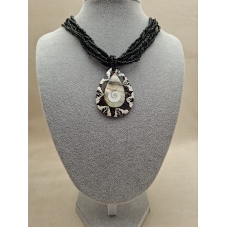 Kaklarota  ( perlamutrs )