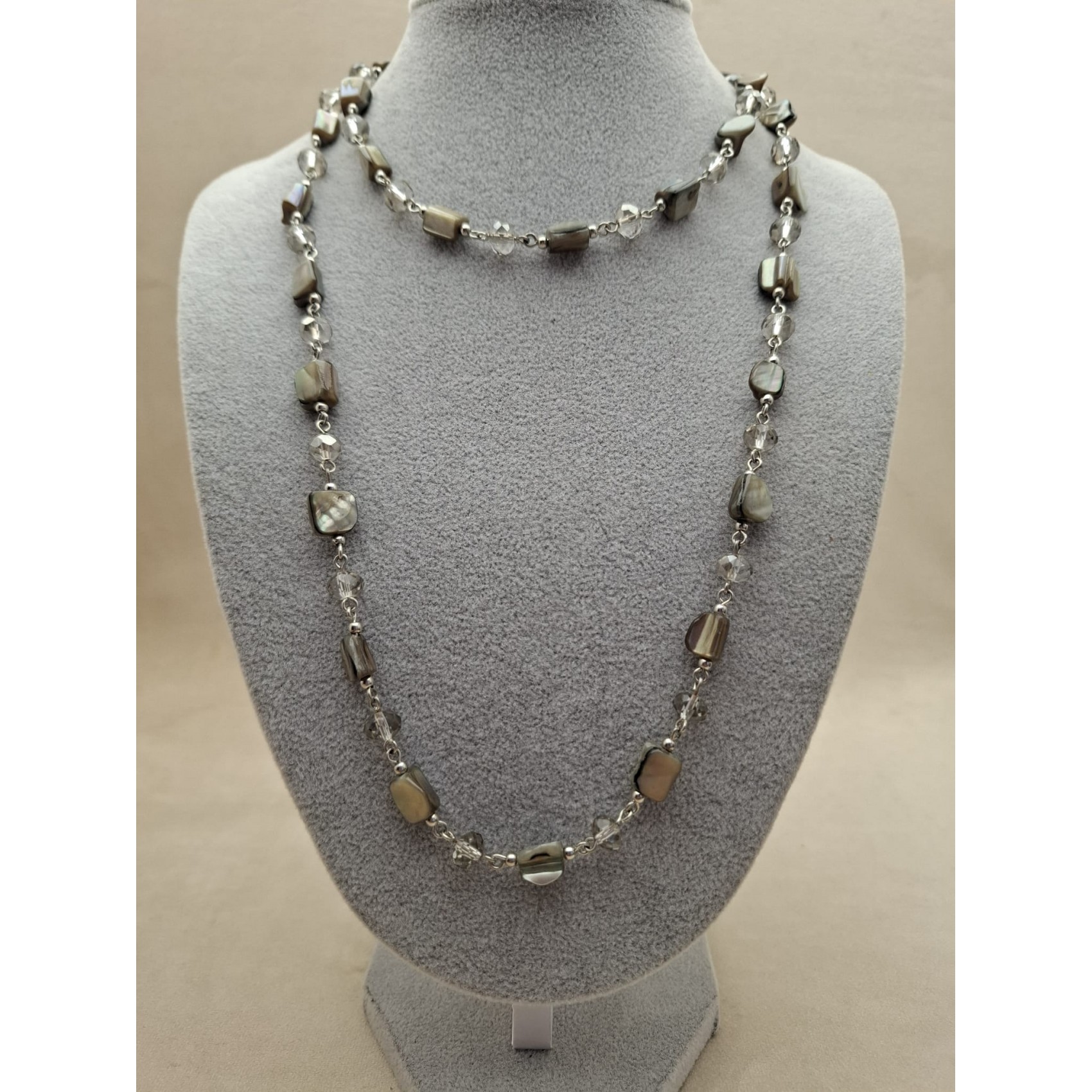 Kaklarota  ( perlamutrs )