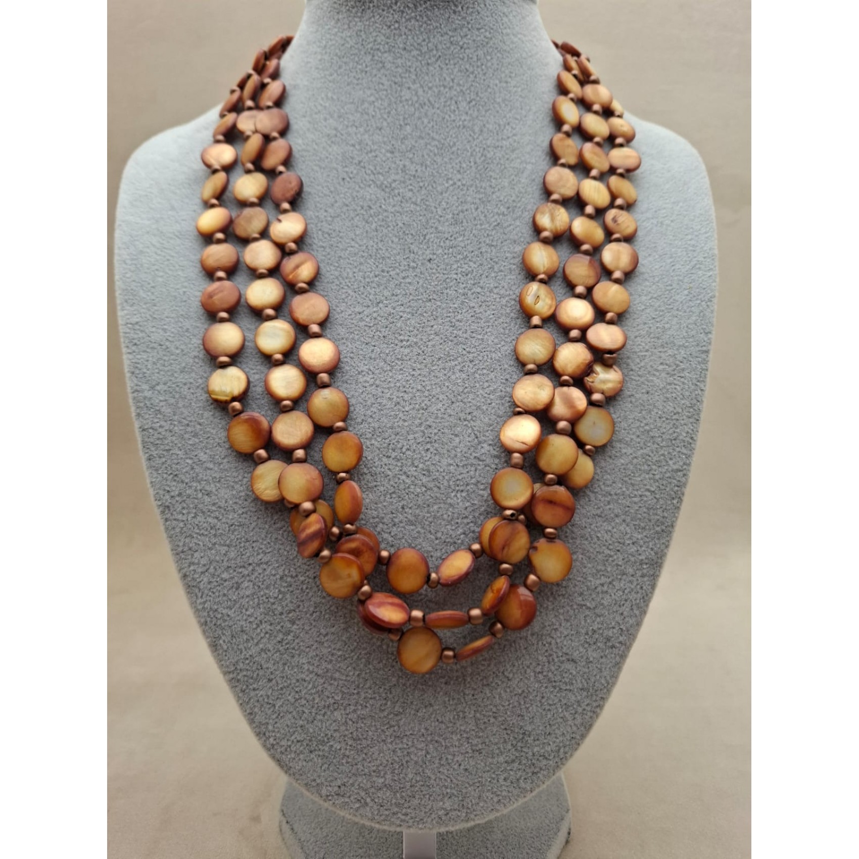 Kaklarota  ( perlamutrs )