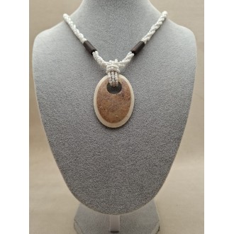 Kaklarota ( dabīgie akmeņi )