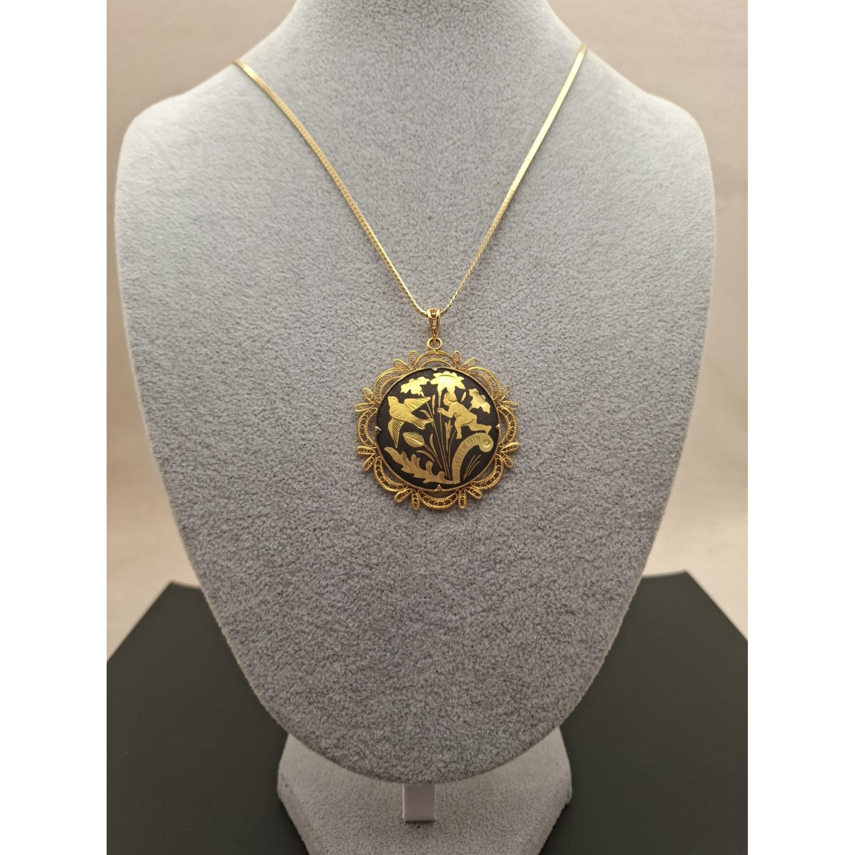 Vintage kaklarota DAMASCENE