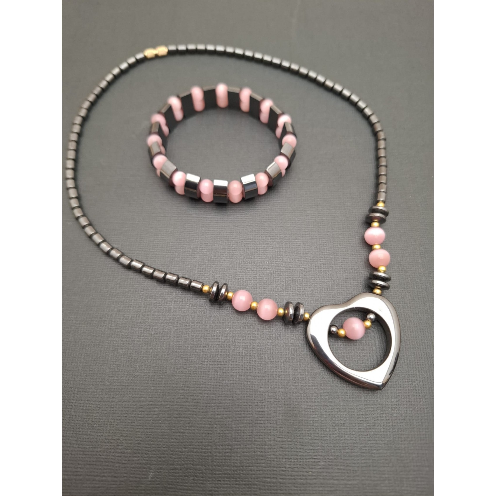 Kaklarota ( dabīgie akmeņi )