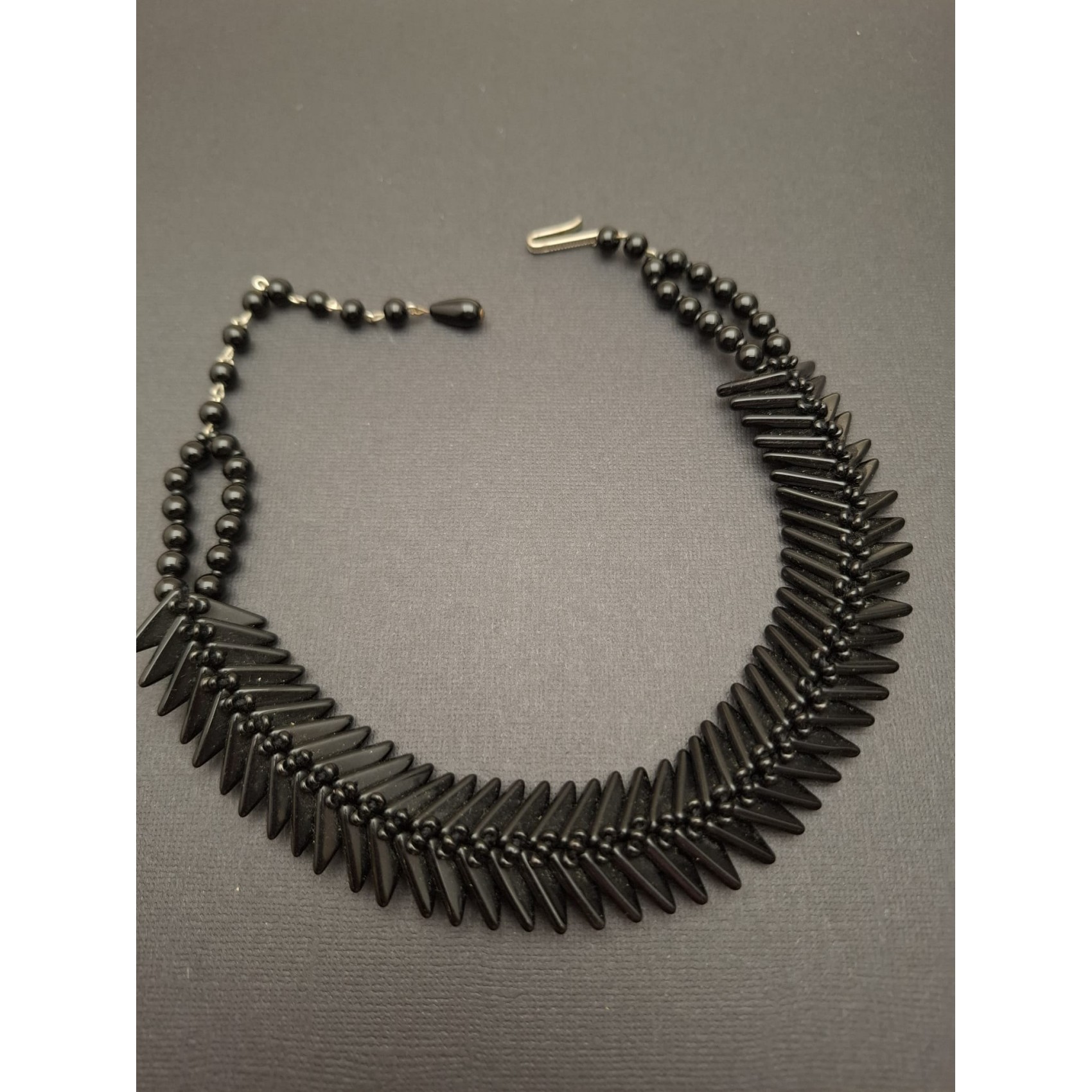 Kaklarota ( dabīgie akmeņi )