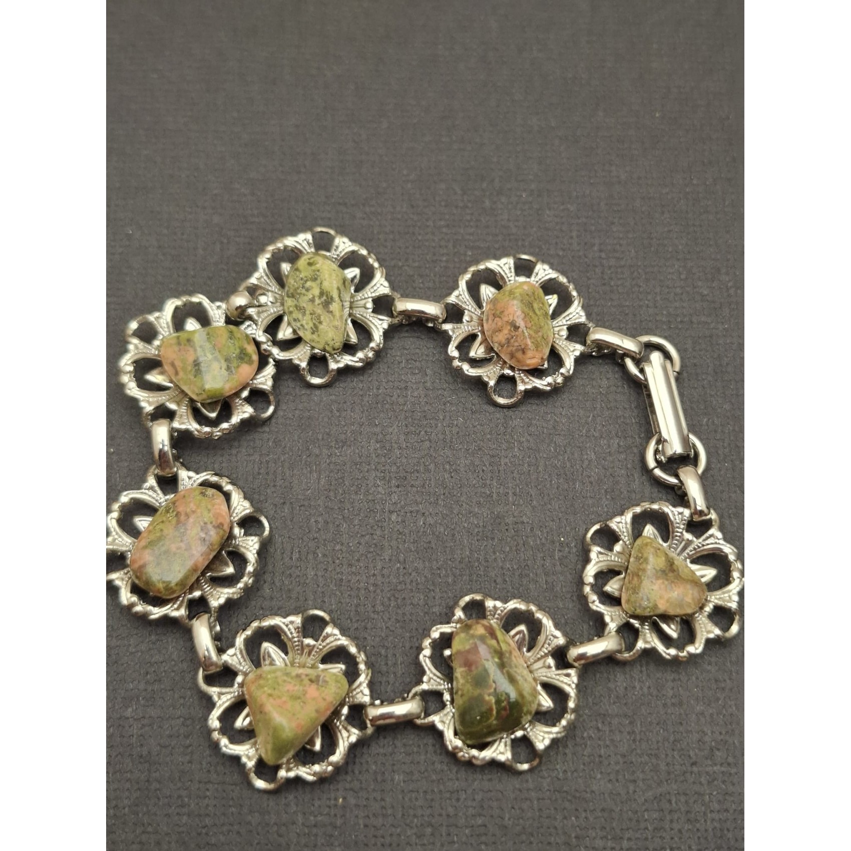 Rokassprādze ( dabīgais akmens )