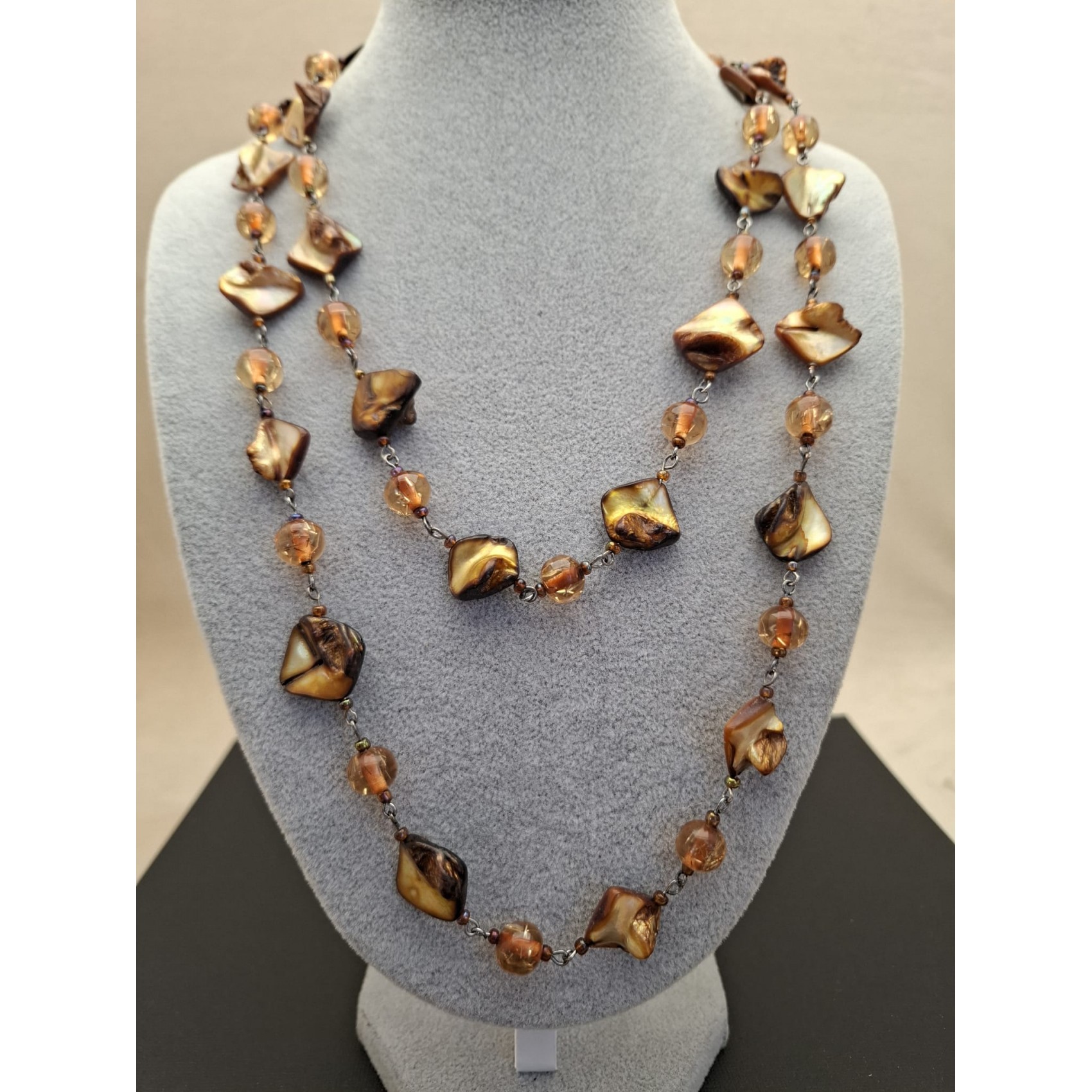 Kaklarota  ( perlamutrs )