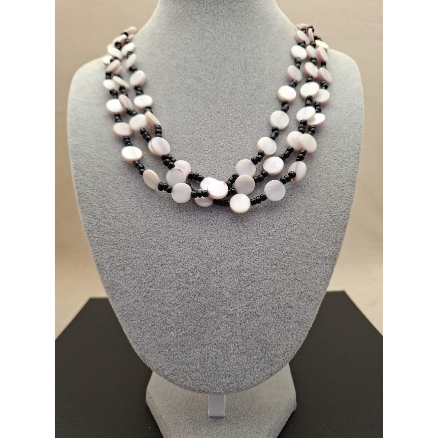 Kaklarota  ( perlamutrs )