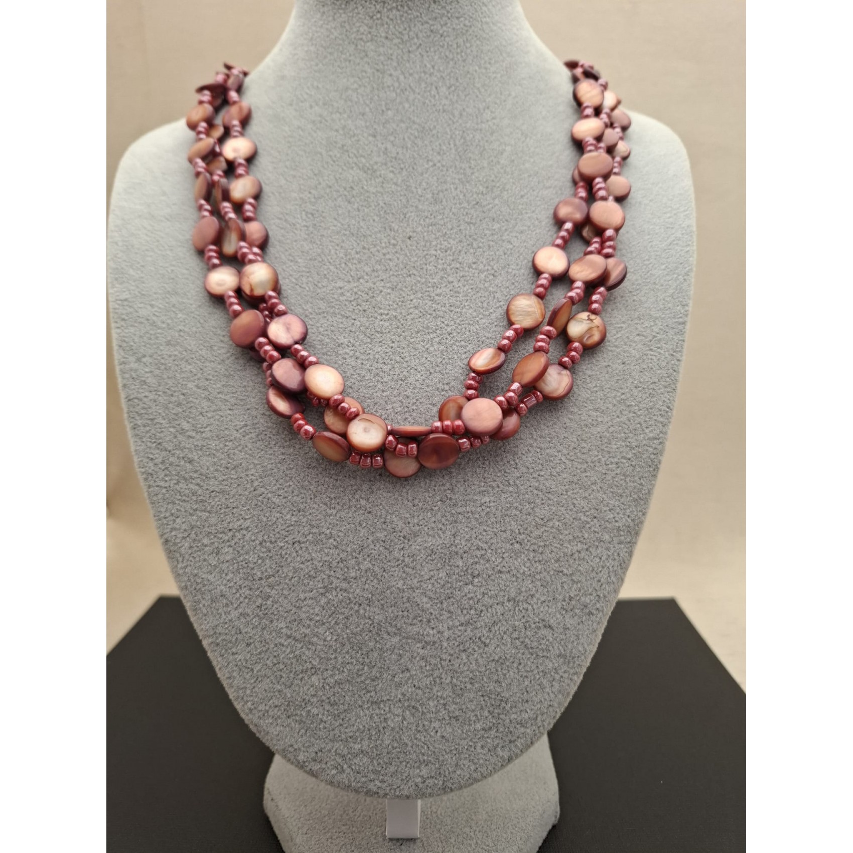 Kaklarota  ( perlamutrs )