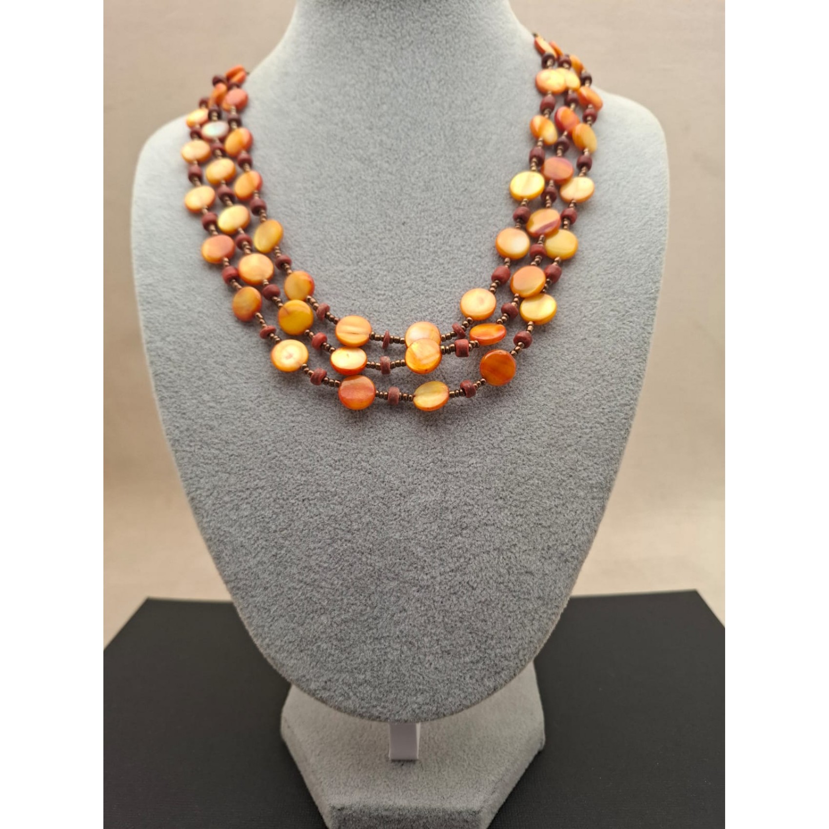 Kaklarota  ( perlamutrs )