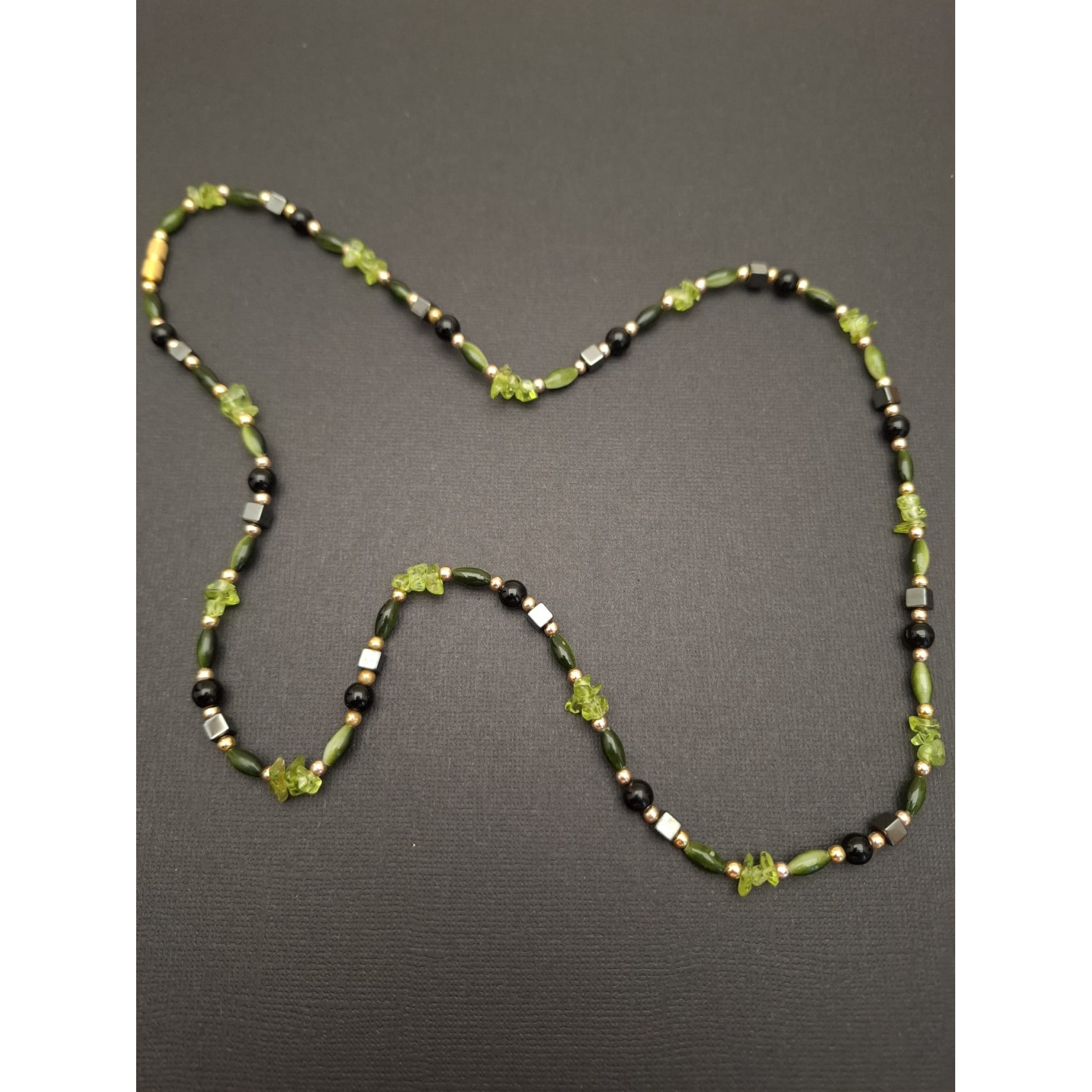 Kaklarota ( dabīgie akmeņi )