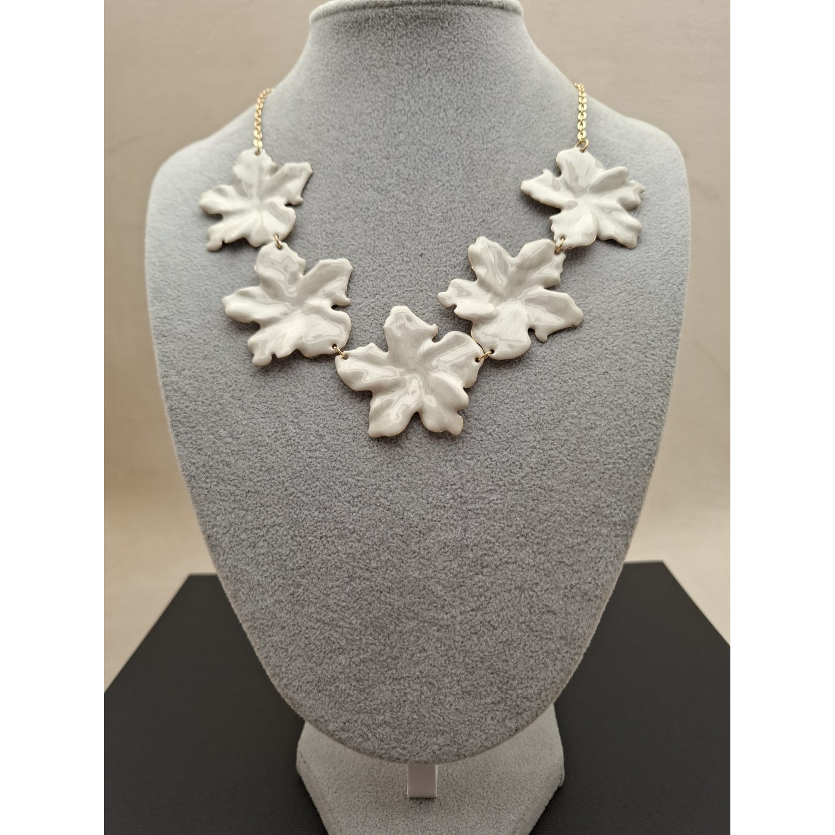 Kaklarota  ( emalja )