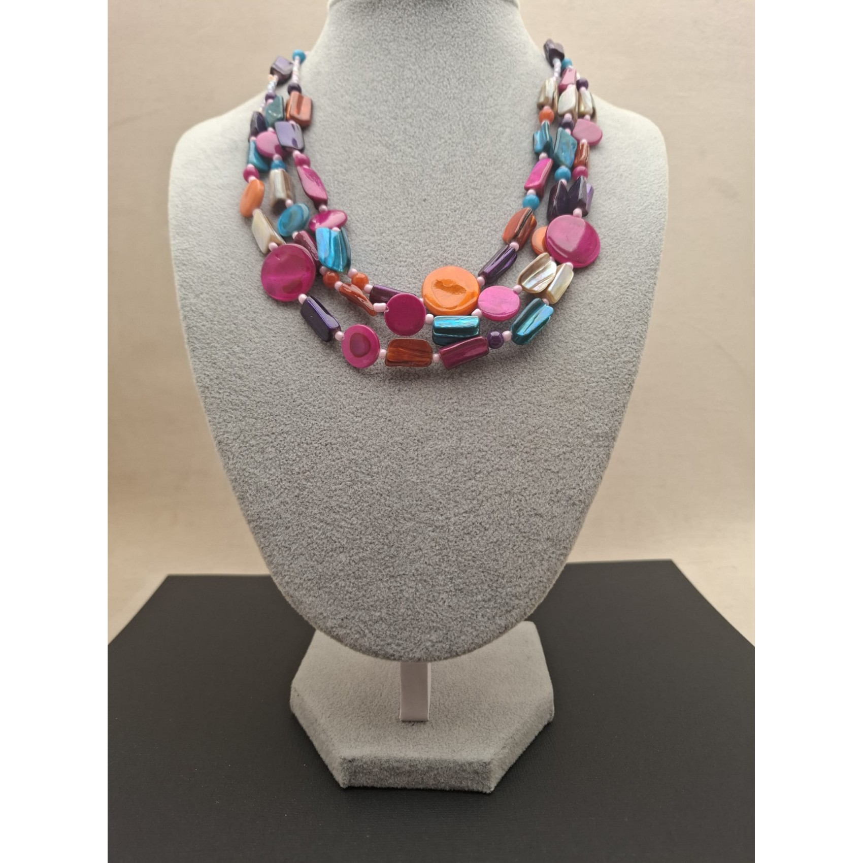 Kaklarota  ( perlamutrs )