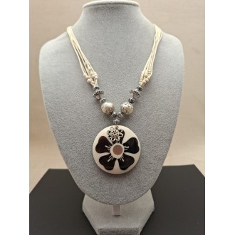 Kaklarota  ( perlamutrs )