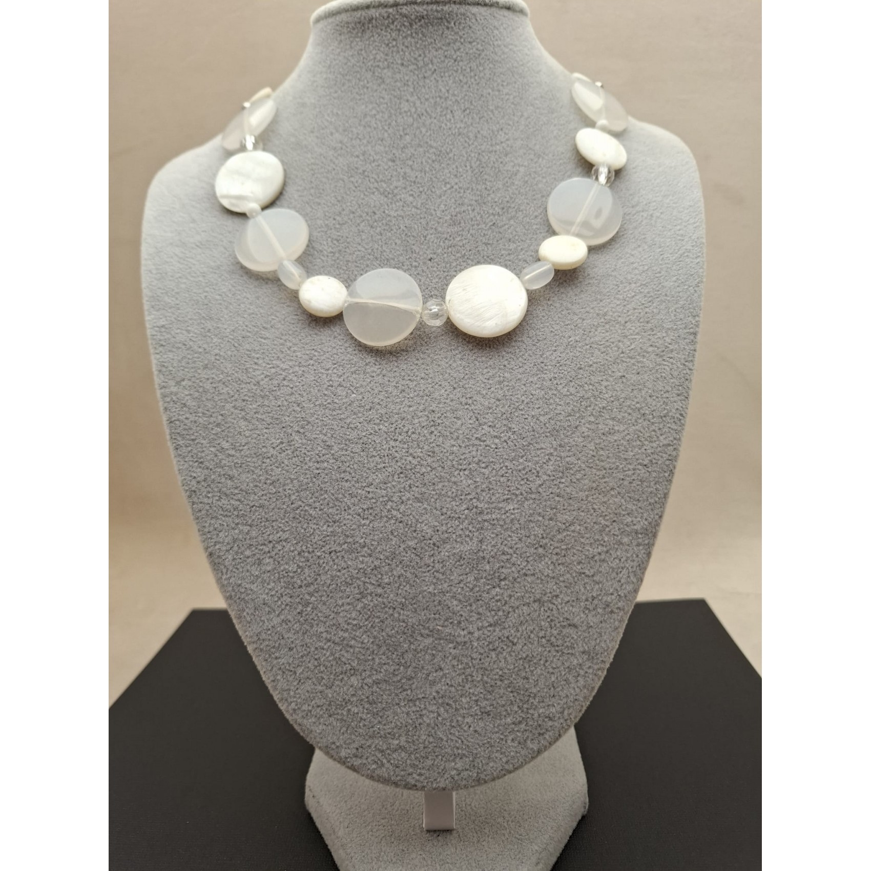 Kaklarota  ( perlamutrs )