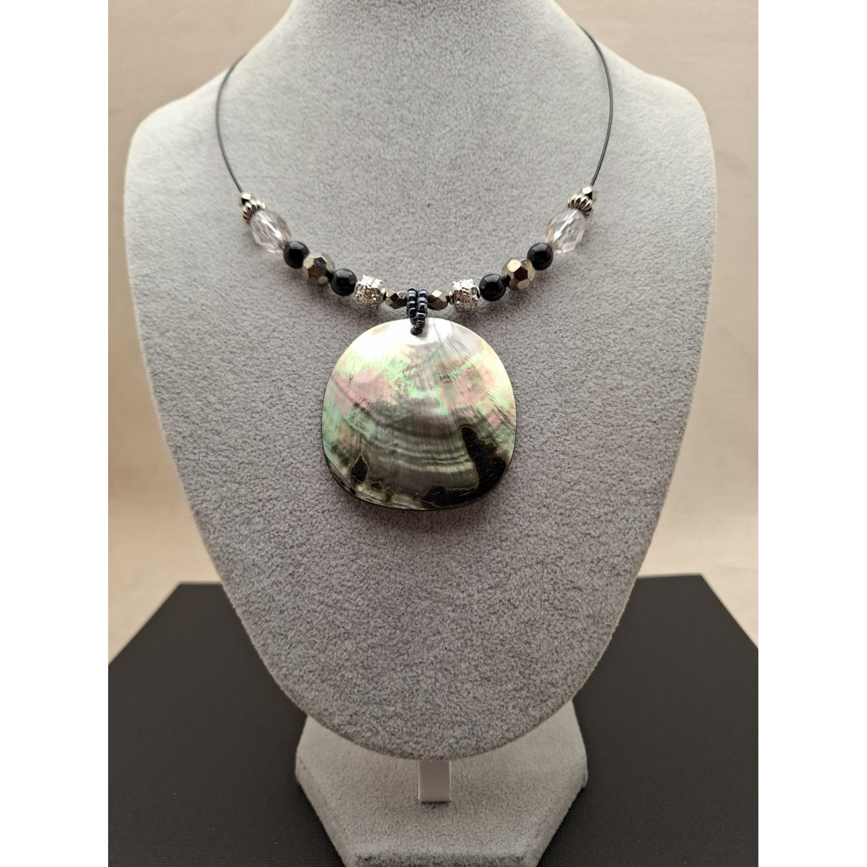 Kaklarota  ( perlamutrs )