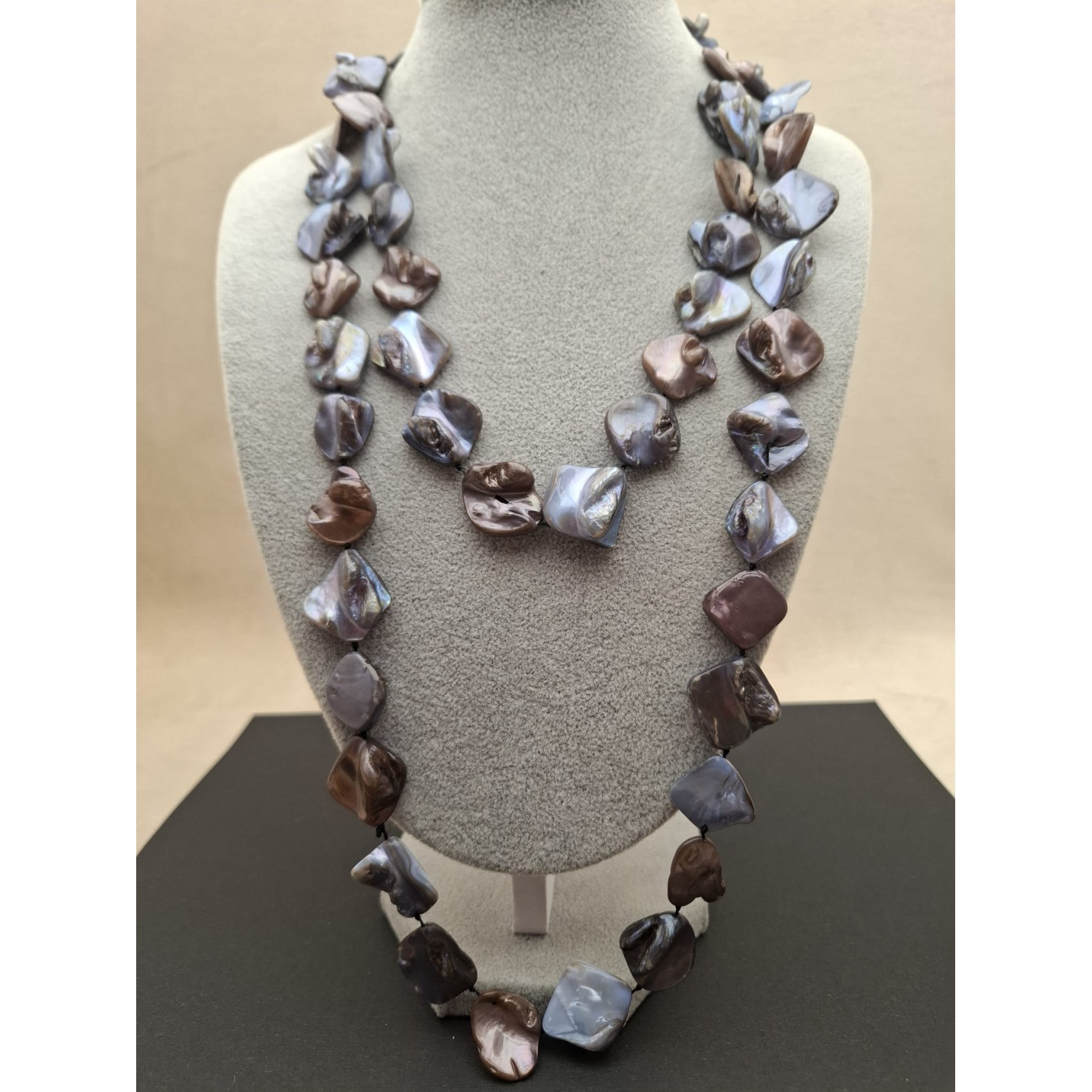 Kaklarota  ( perlamutrs )