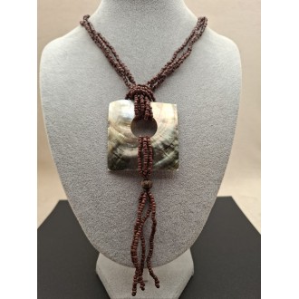 Kaklarota  ( perlamutrs )