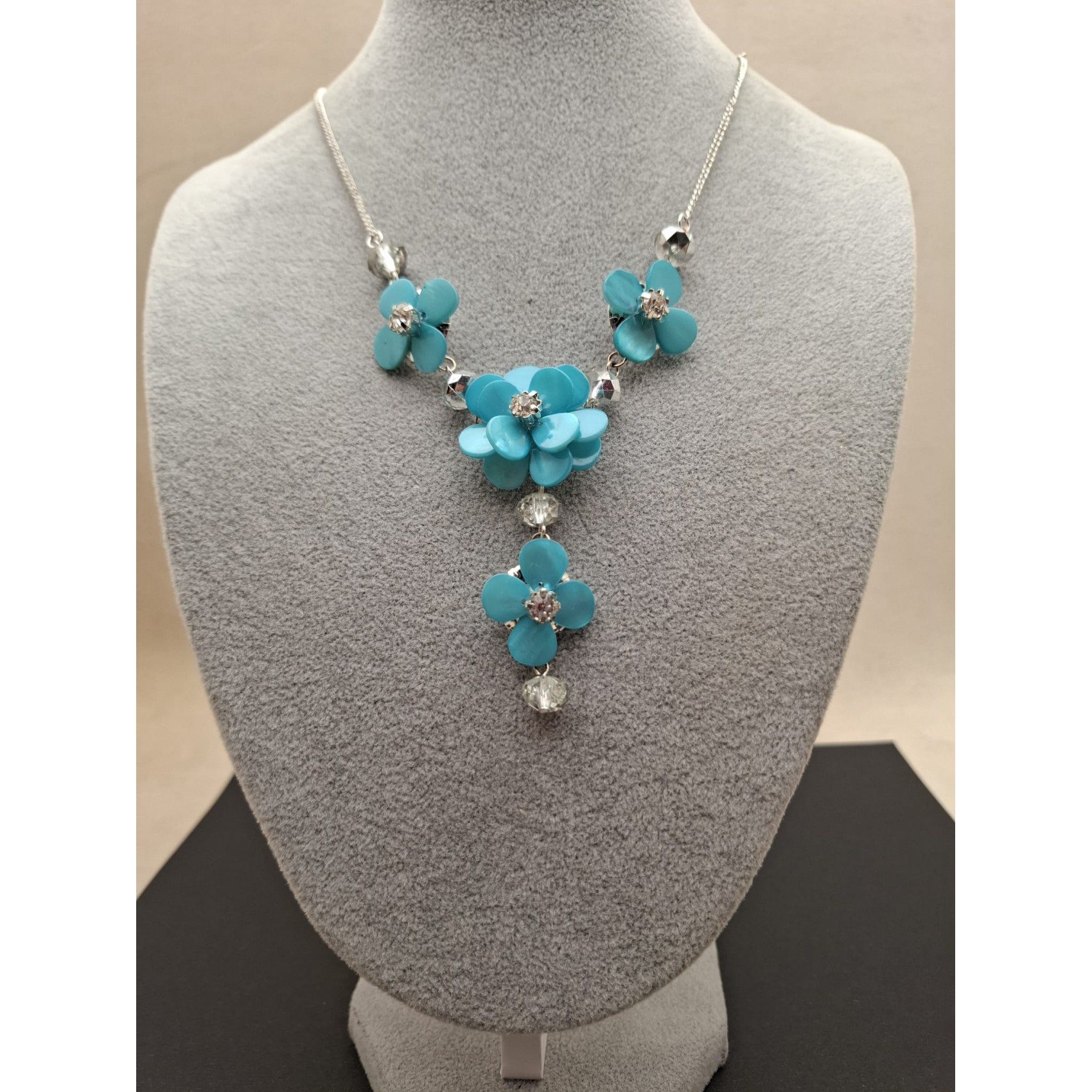 Kaklarota  ( perlamutrs )